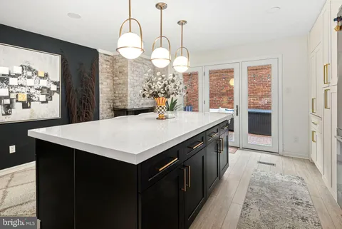 418 S 11th Street, Philadelphia, PA MLS: PAPH2457644