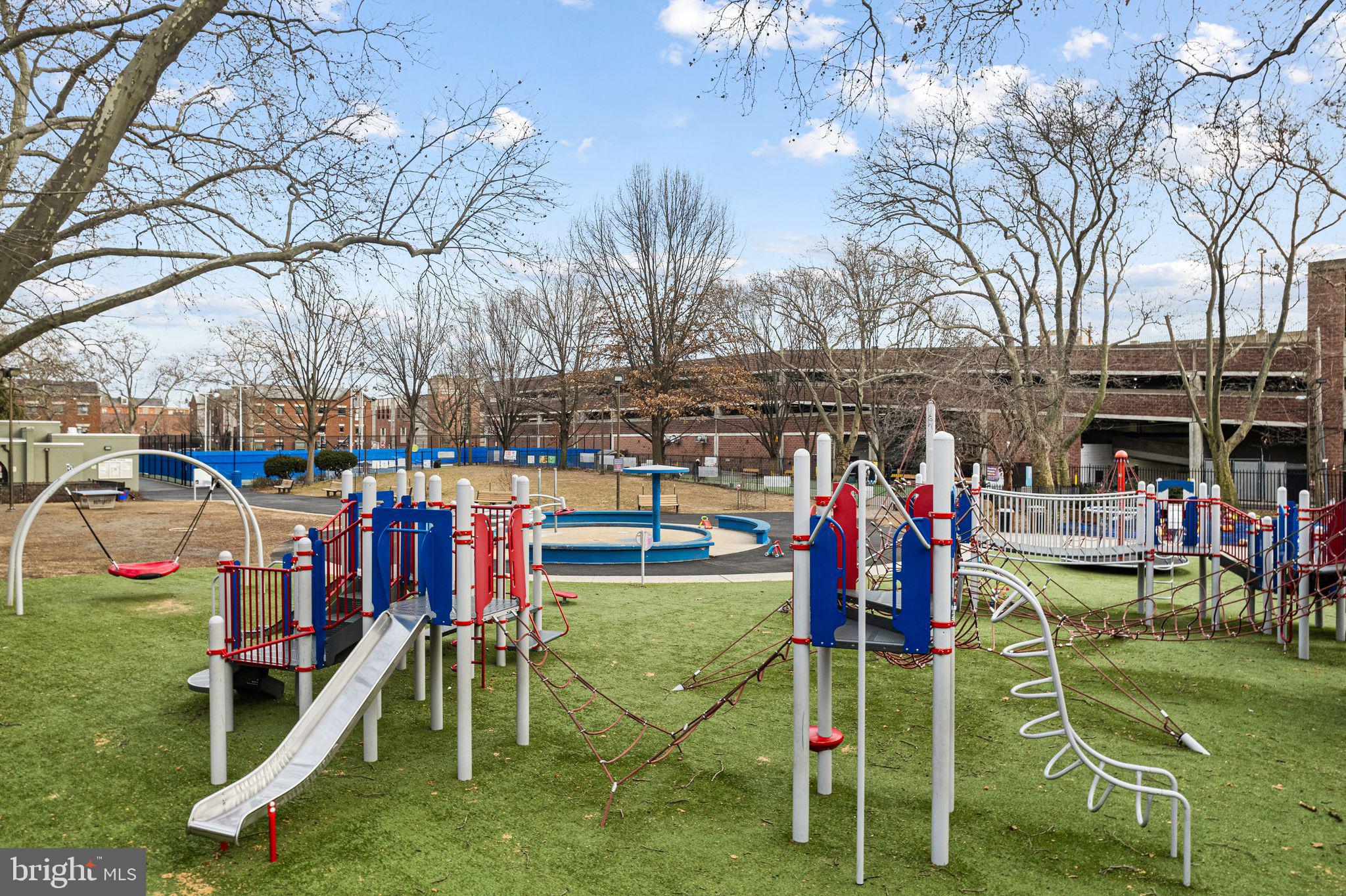 WASHINGTON SQ WEST - Residential