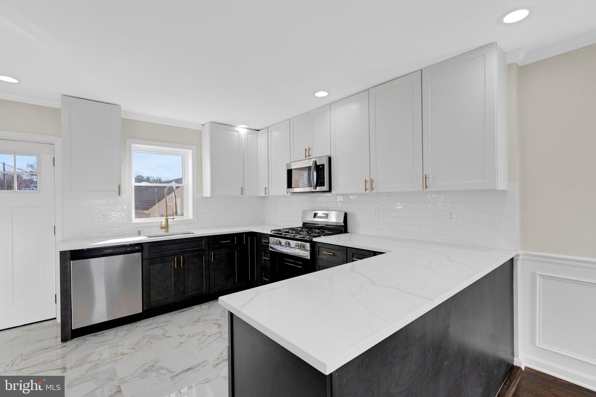 BROAD ACRES - Residential