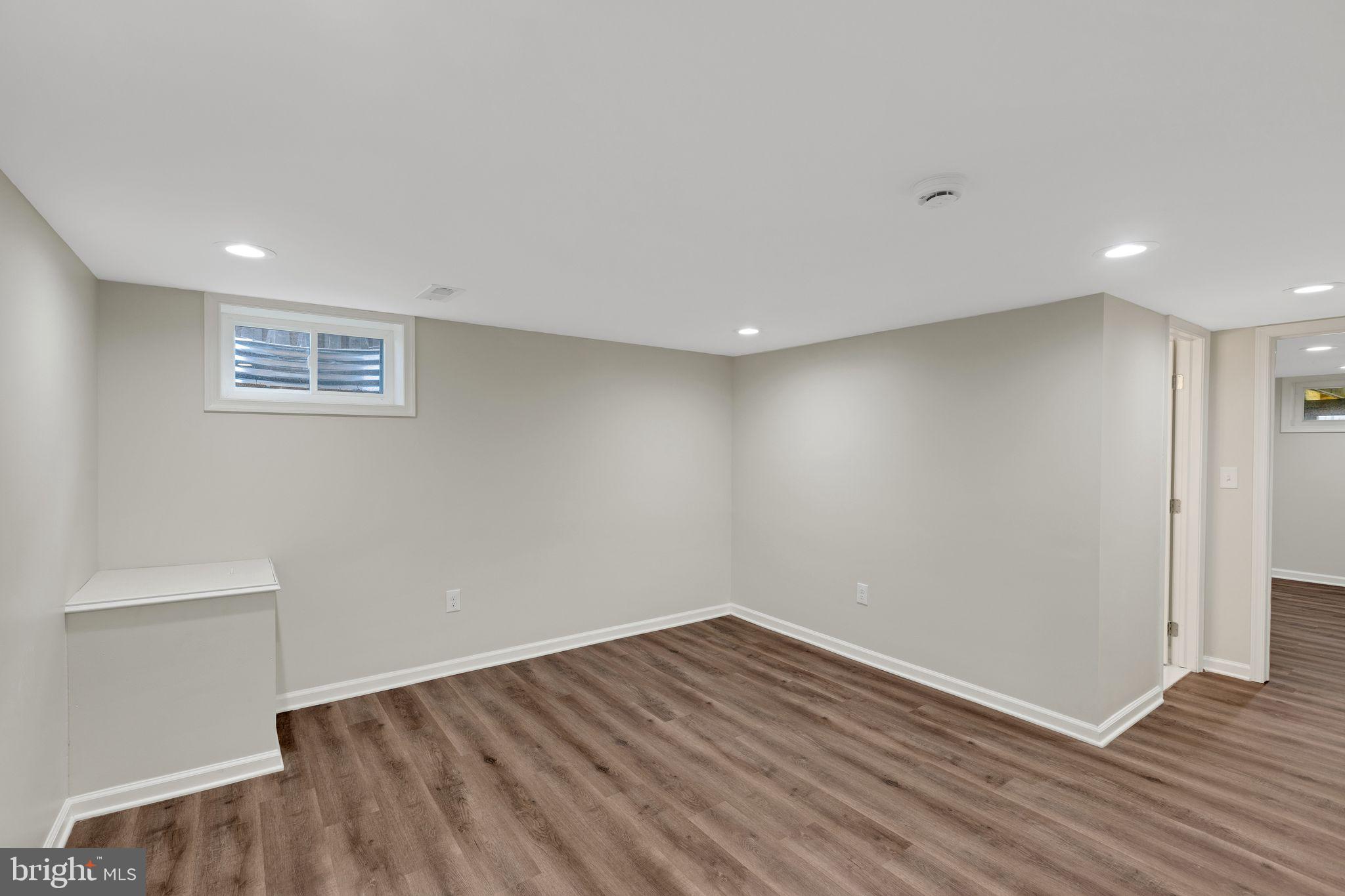 BROAD ACRES - Residential