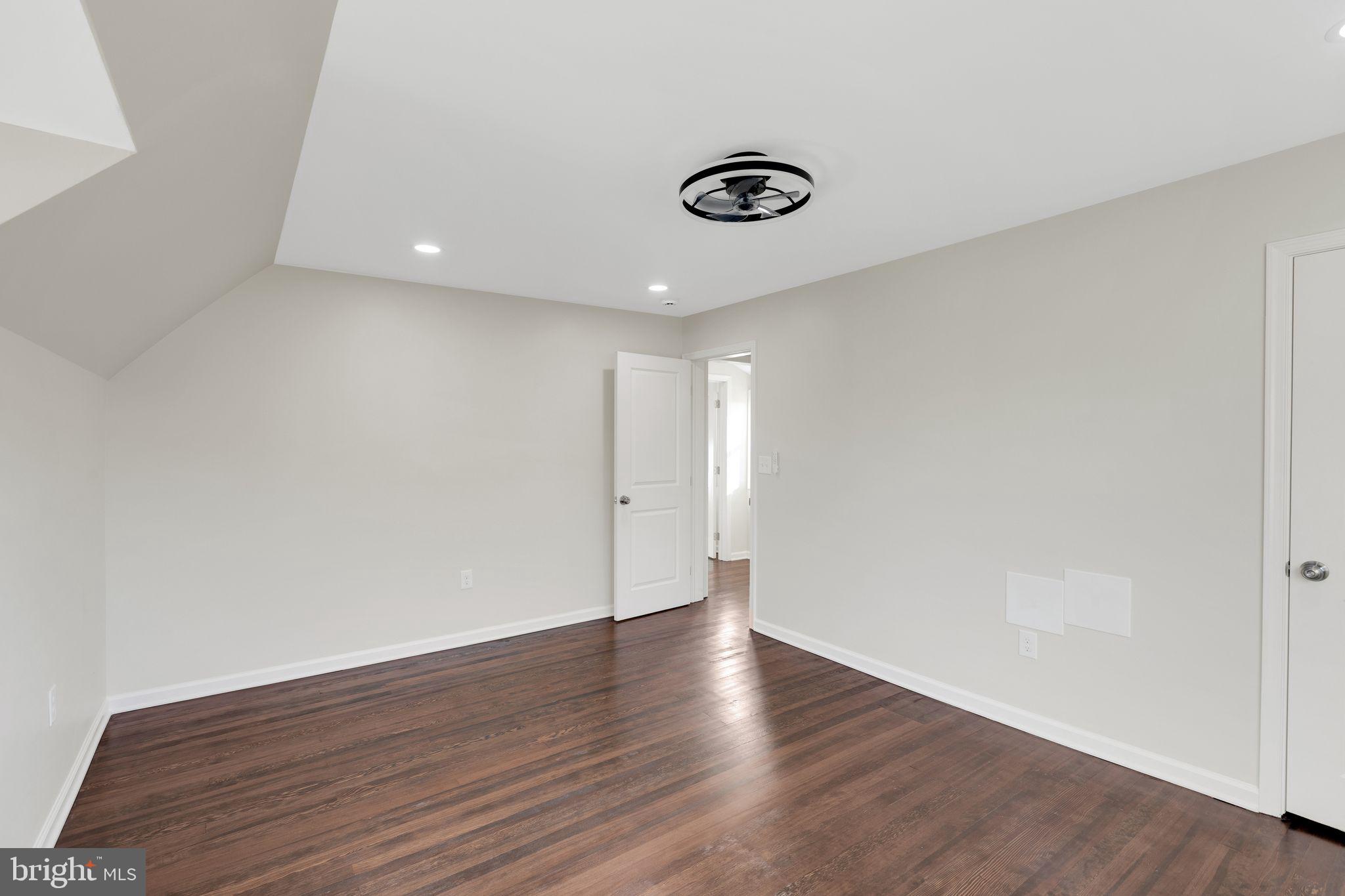 BROAD ACRES - Residential