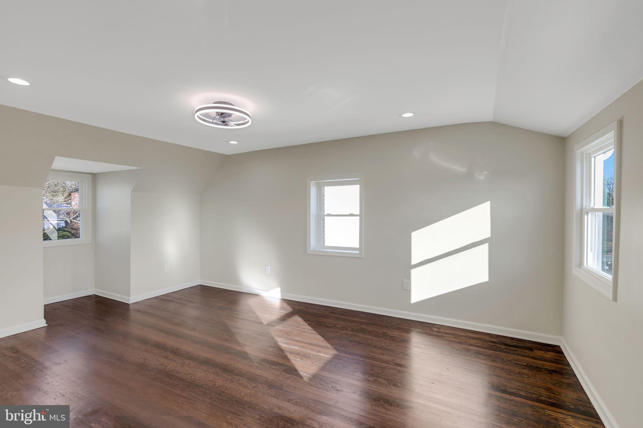 BROAD ACRES - Residential