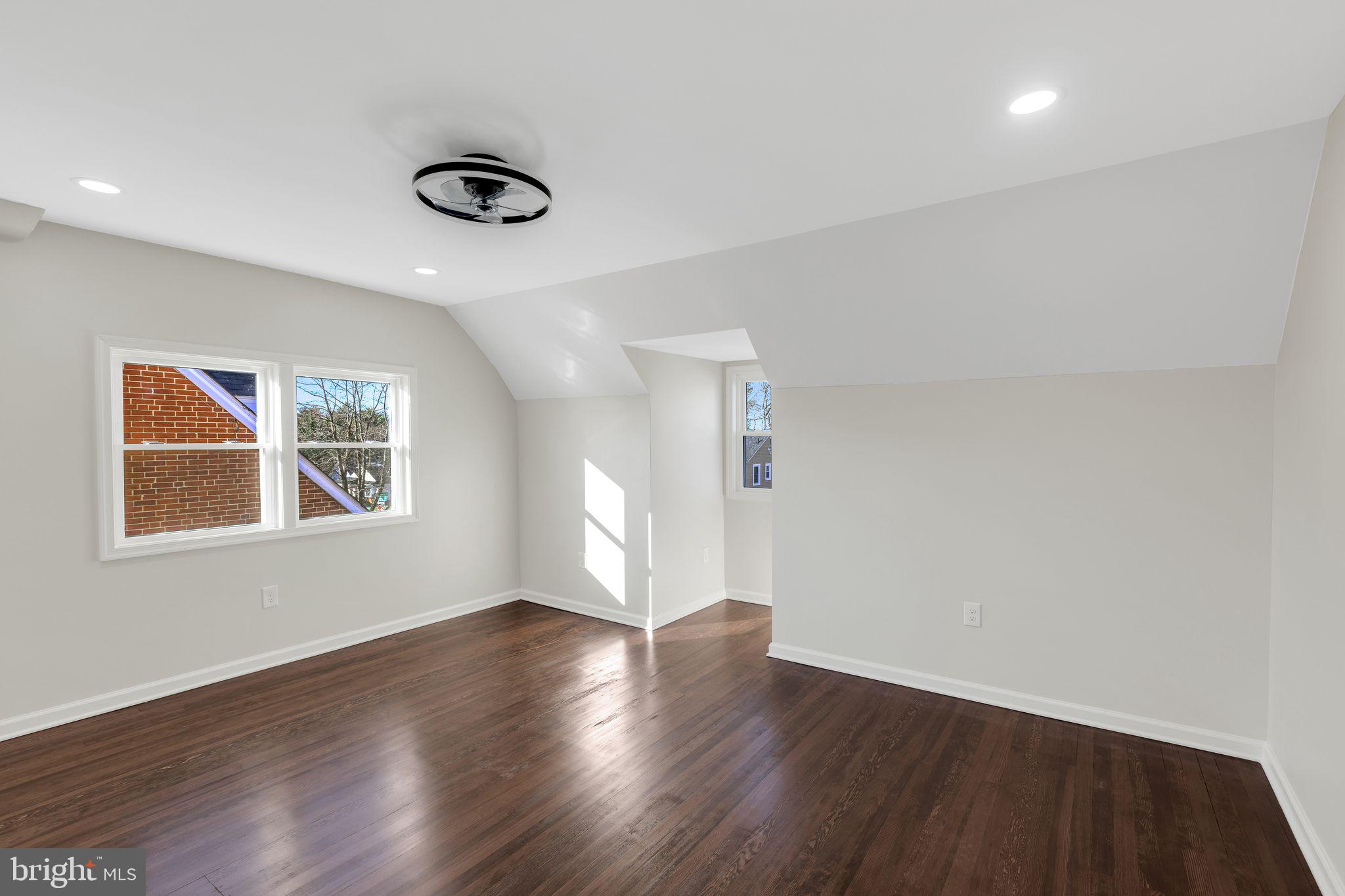 BROAD ACRES - Residential