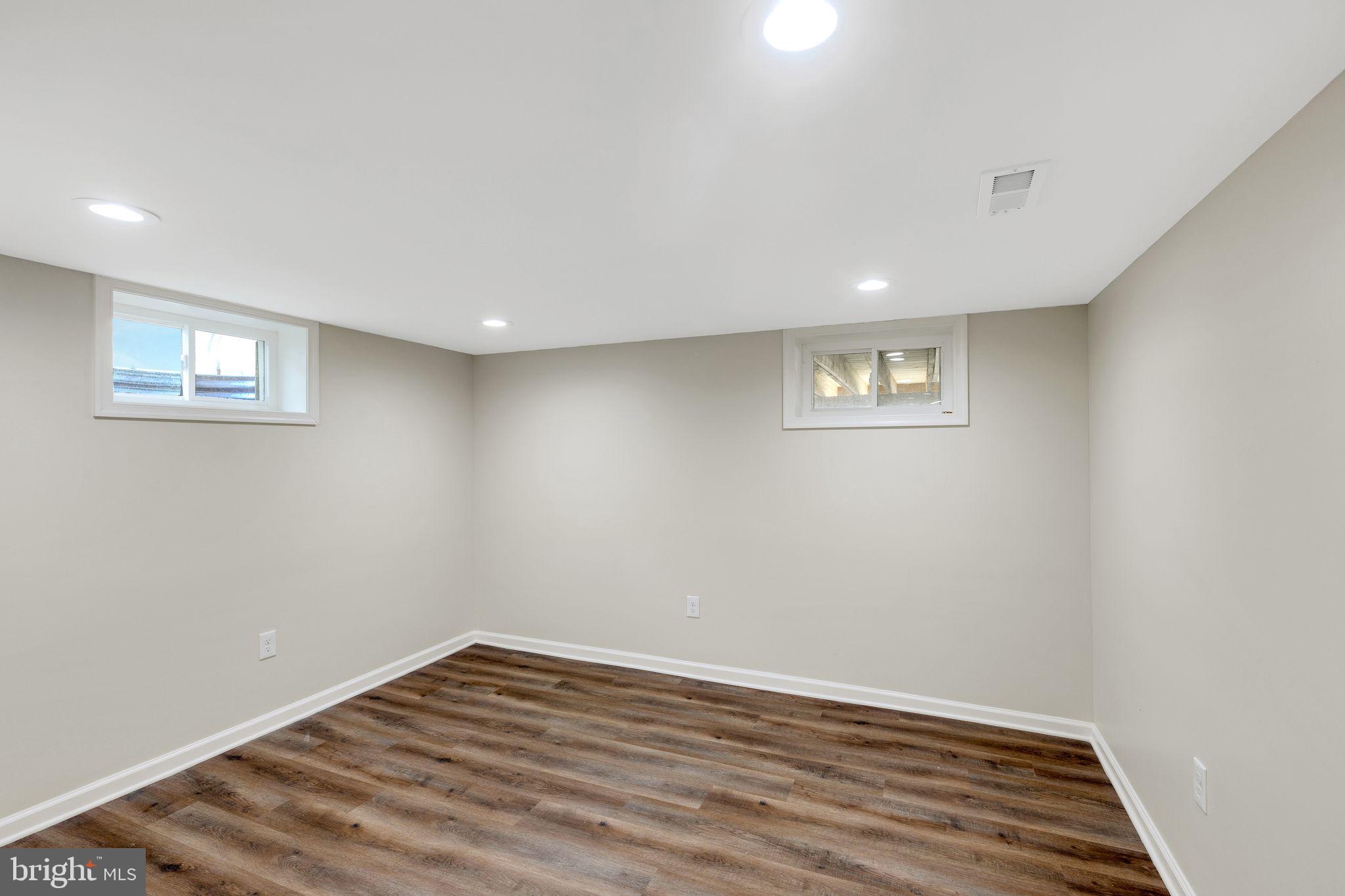 BROAD ACRES - Residential