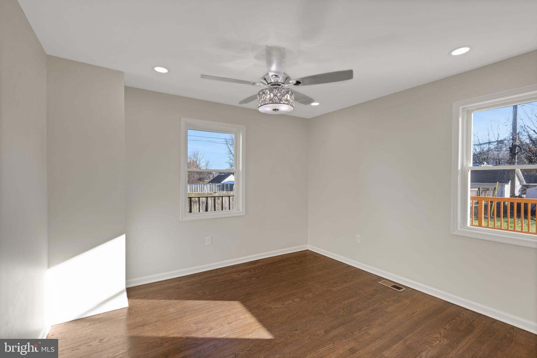 BROAD ACRES - Residential