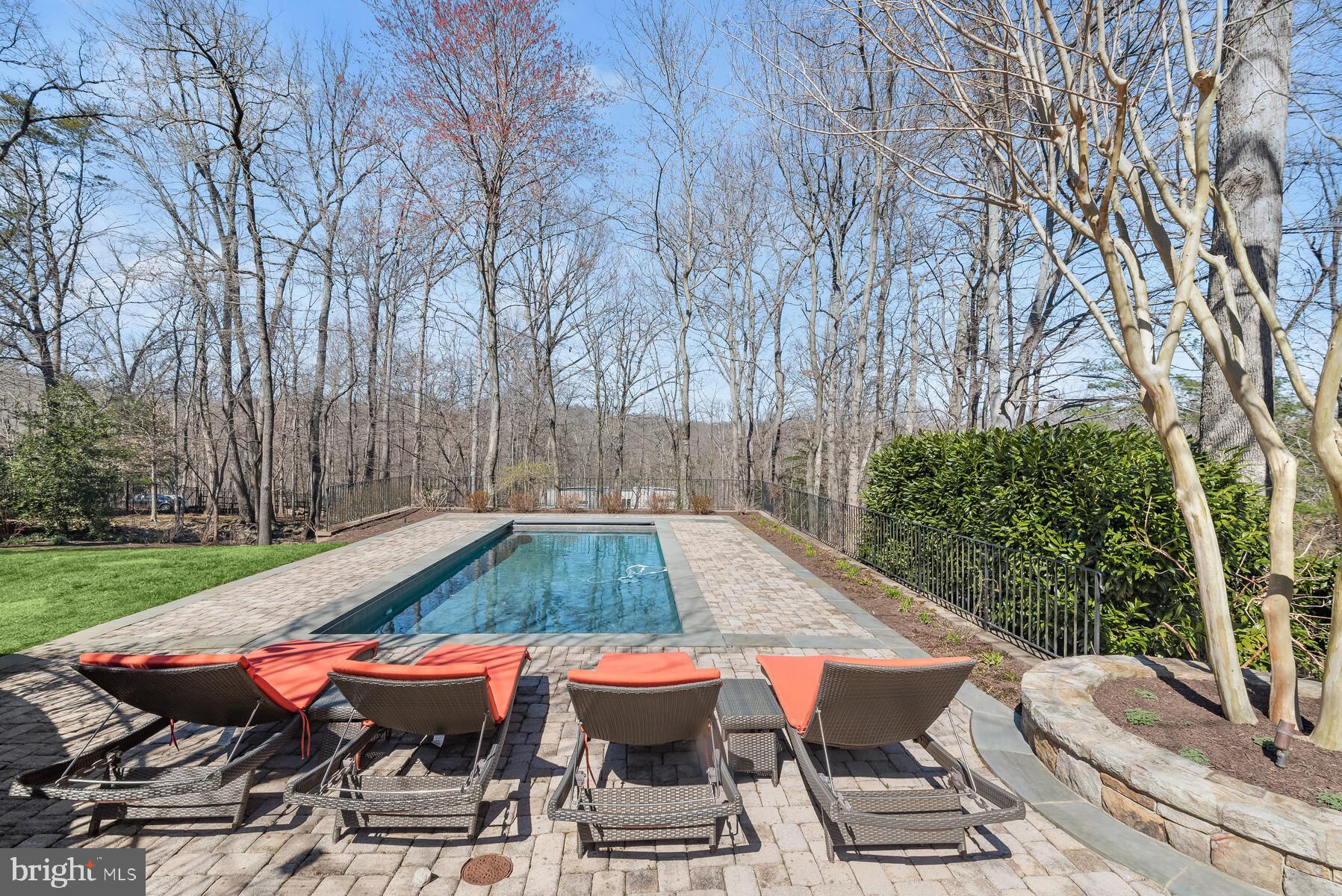 GLEN MILL VILLAGE - Residential