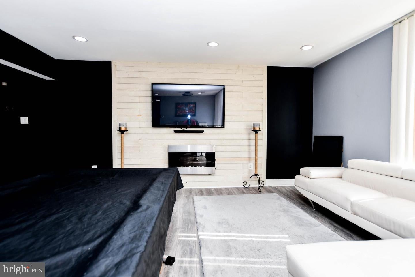 10208 PRINCE PLACE 5-T5