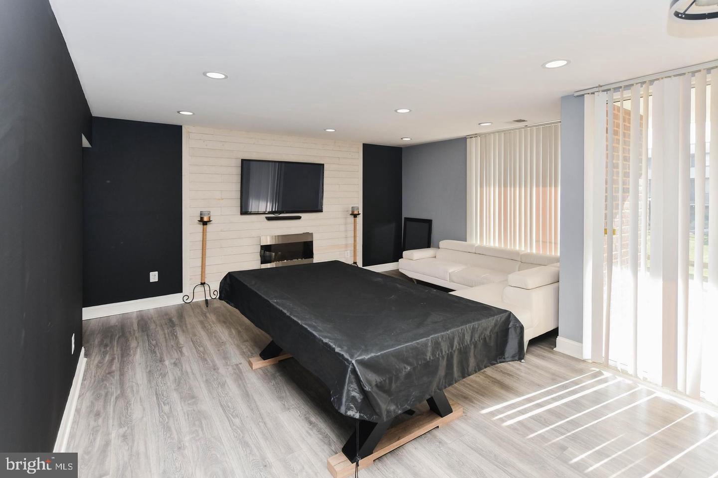 10208 PRINCE PLACE 5-T5
