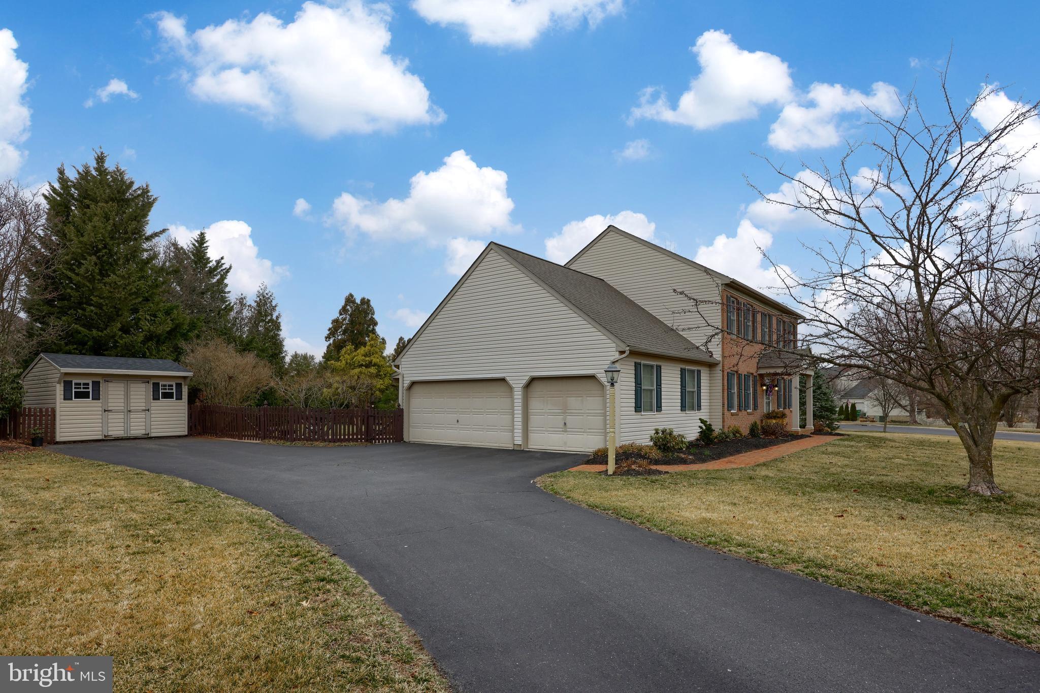 THE RIDINGS - Residential