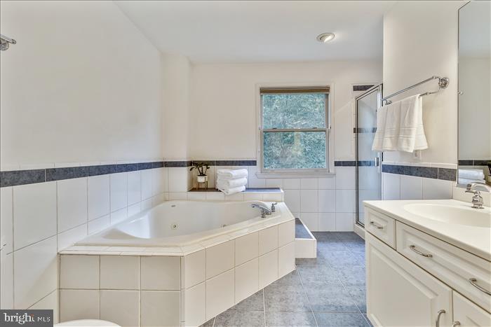 FAIR OAKS ESTATES - Residential