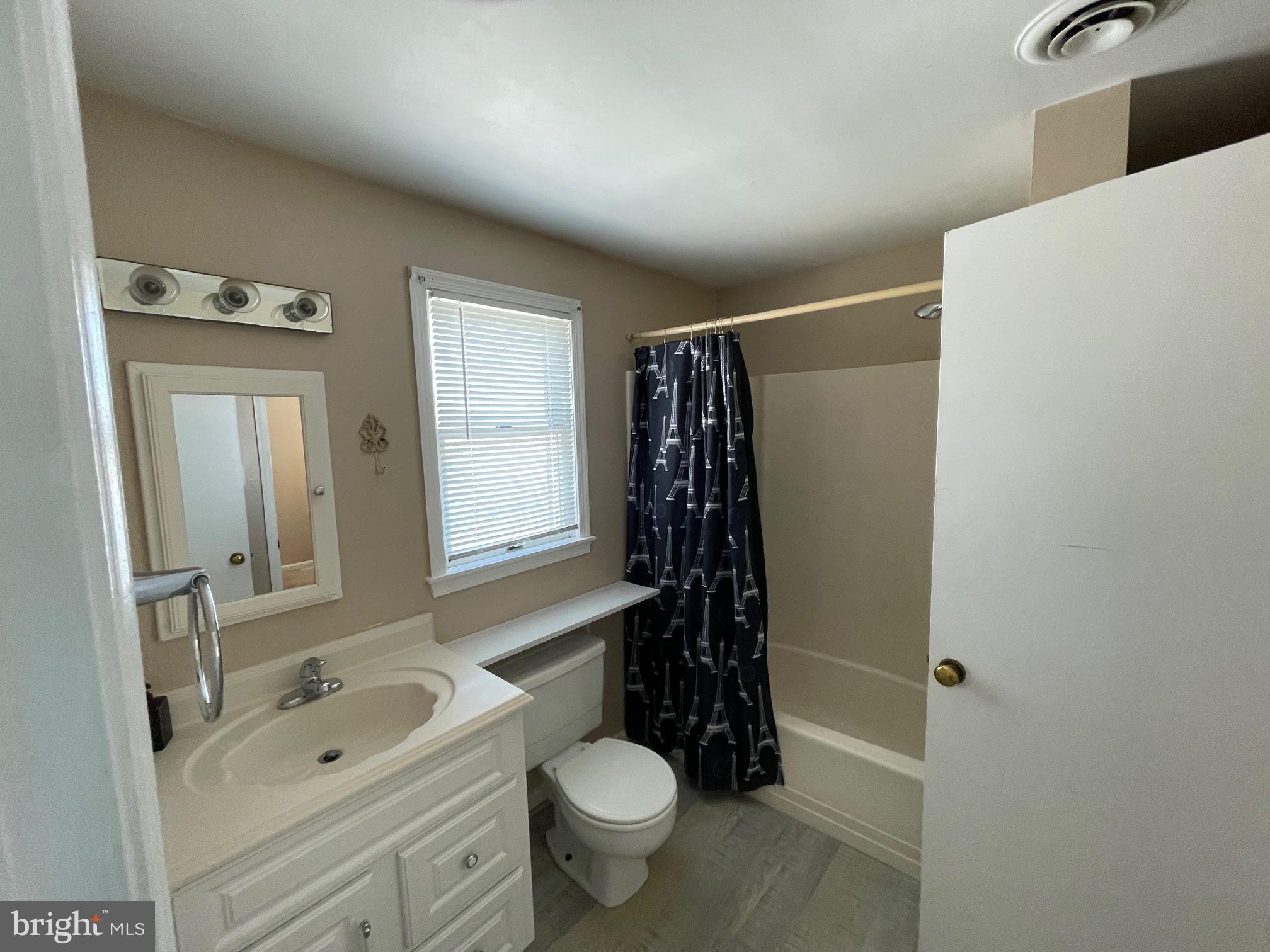 CAINE WOODS - Residential Lease