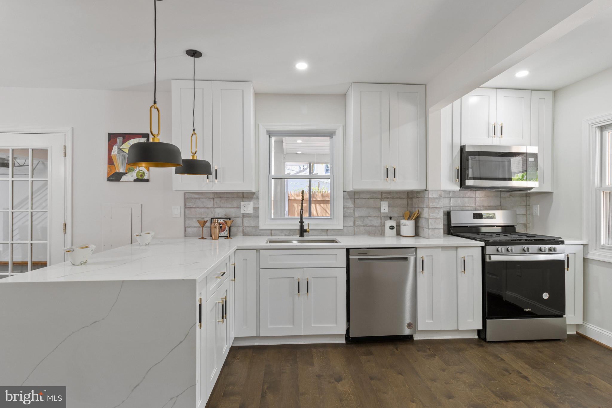 BRENTWOOD - Residential