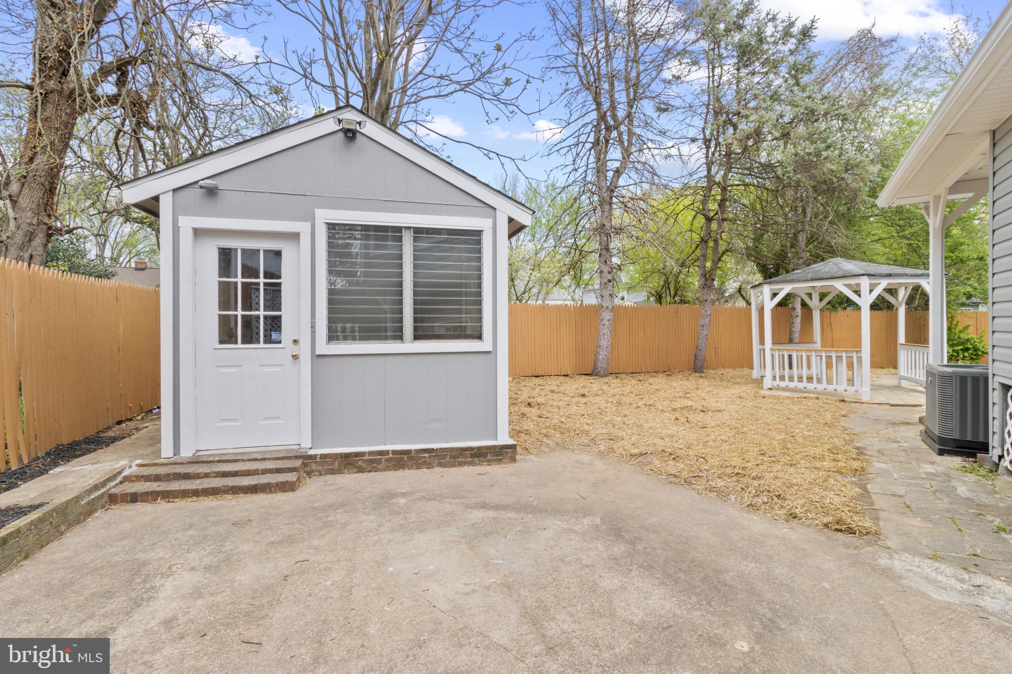 BRENTWOOD - Residential