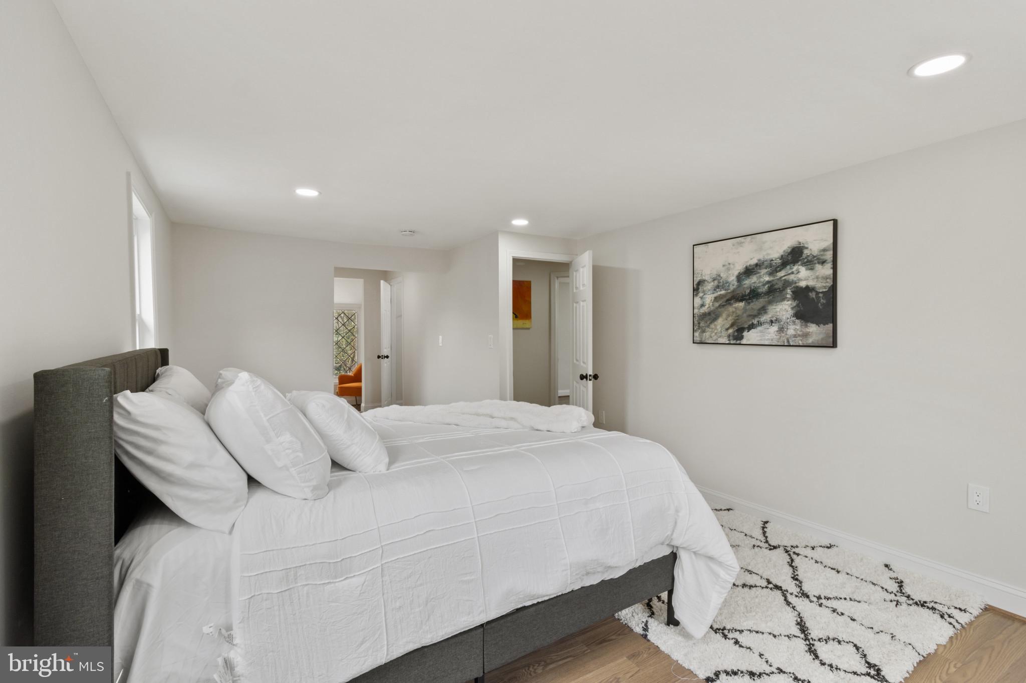 BRENTWOOD - Residential