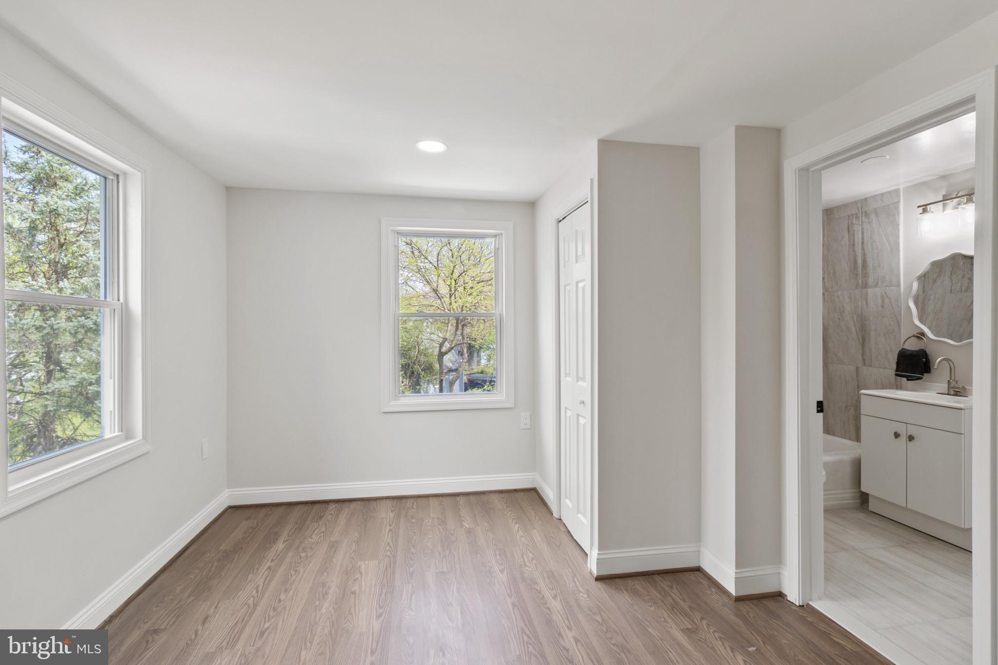 BRENTWOOD - Residential