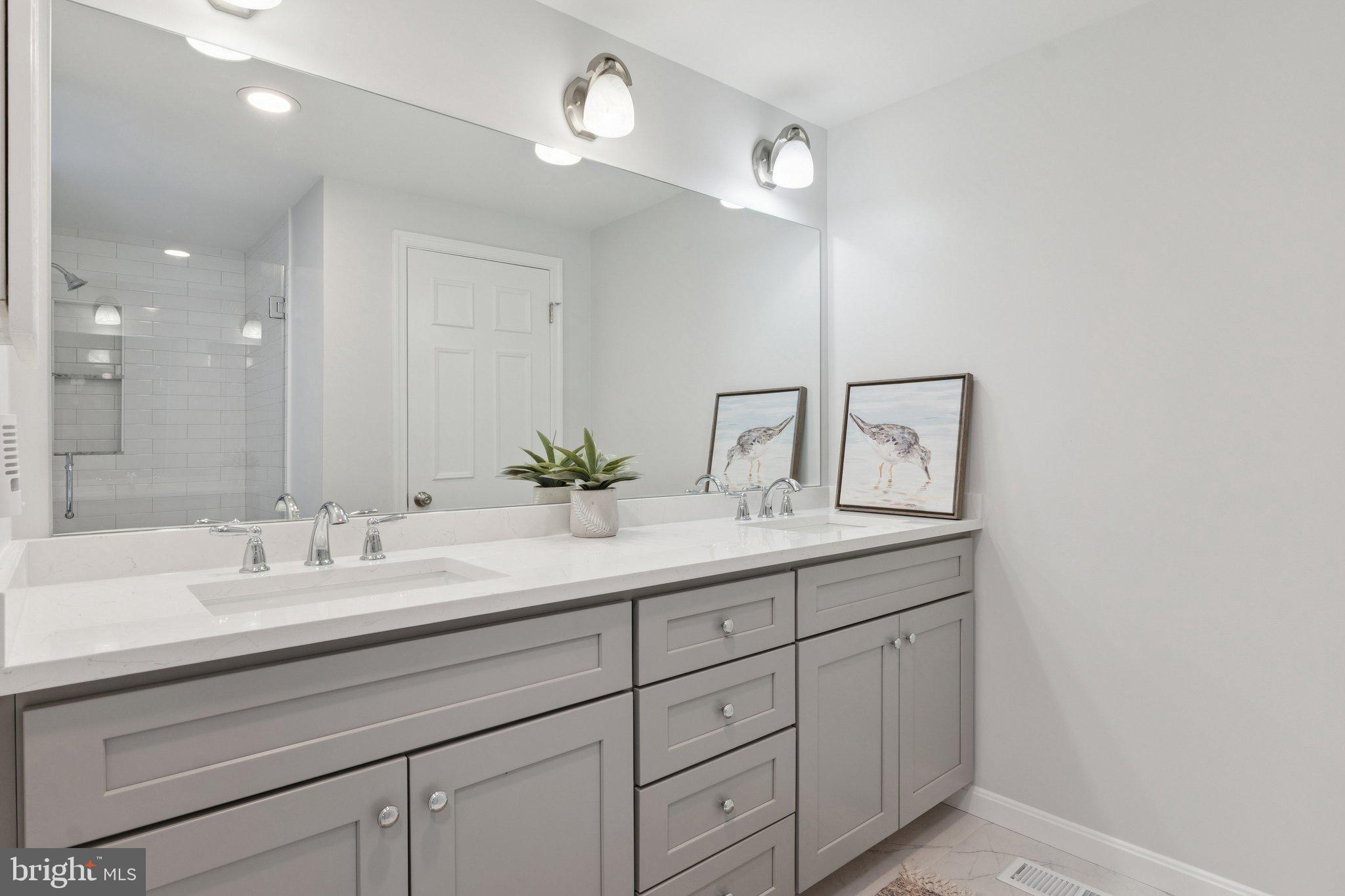 ANNAPOLIS COVE - Residential
