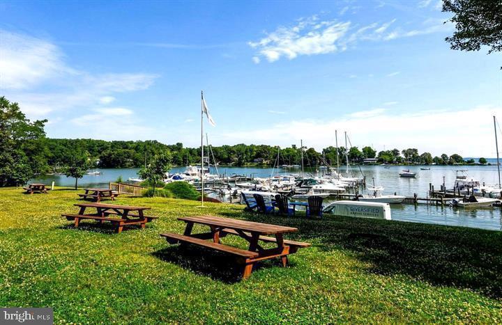 ANNAPOLIS COVE - Residential
