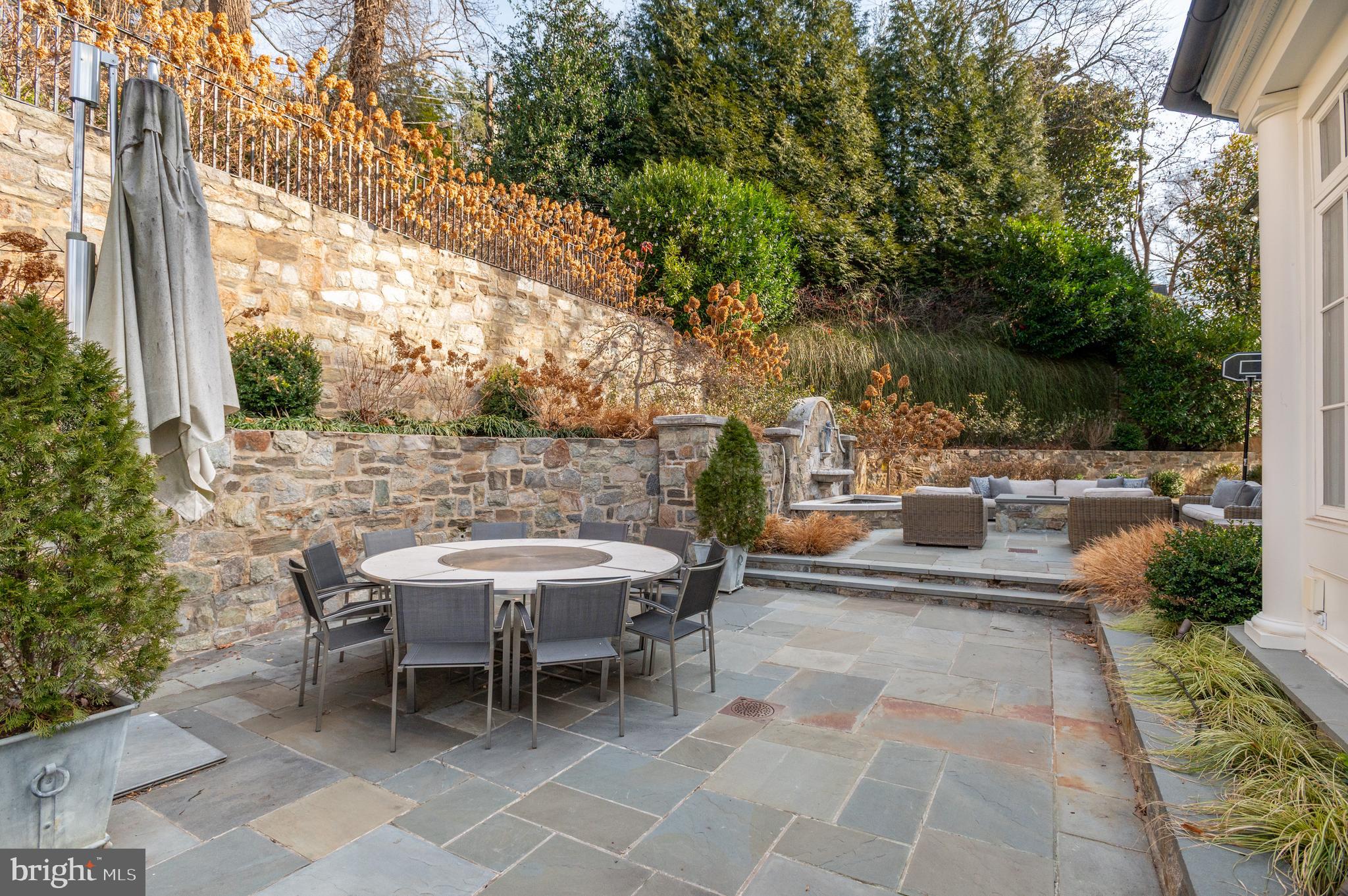 SPRING VALLEY - Residential