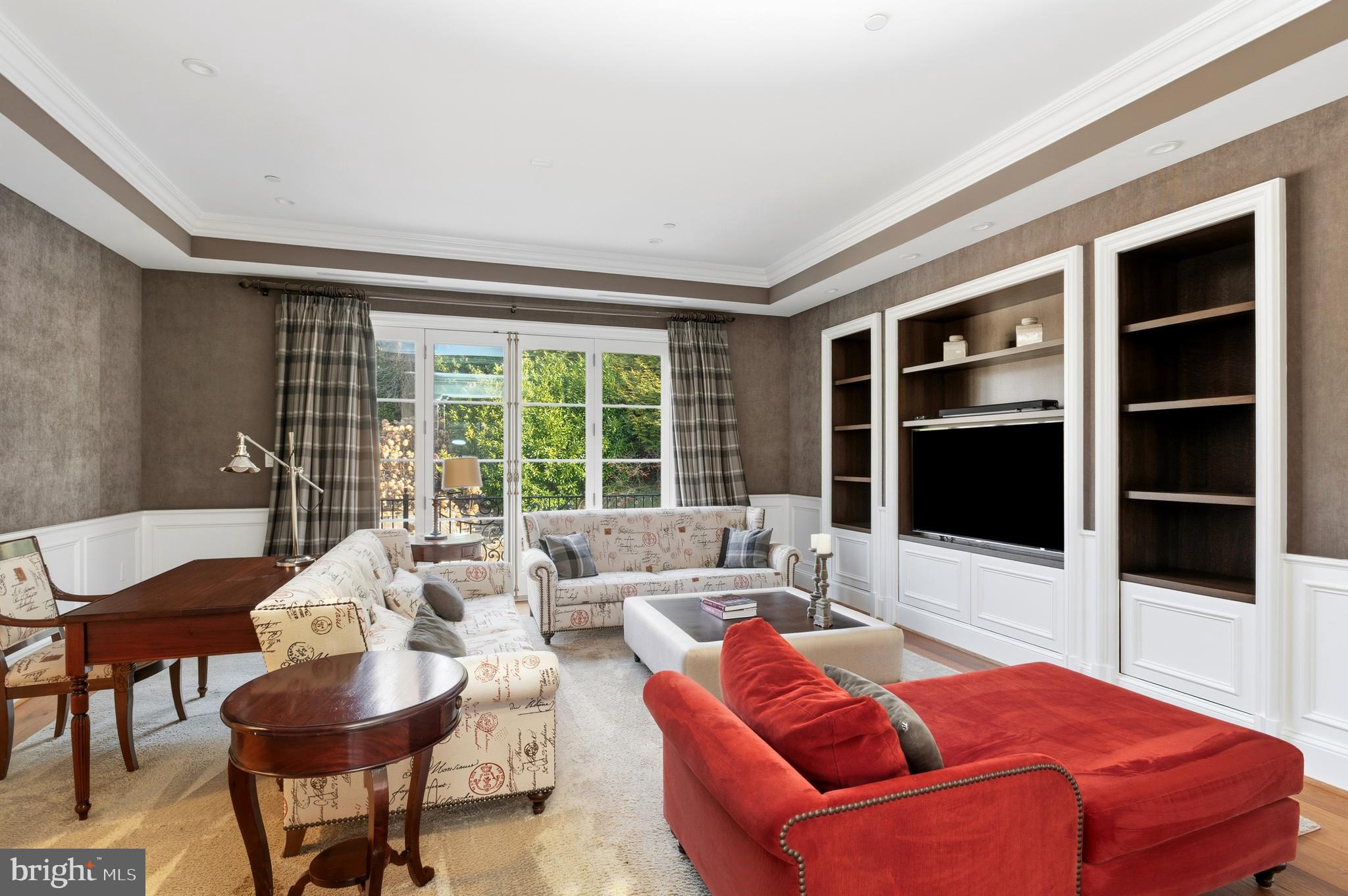 SPRING VALLEY - Residential