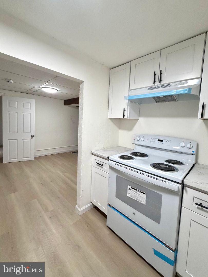 260 N WYCOMBE AVE 008