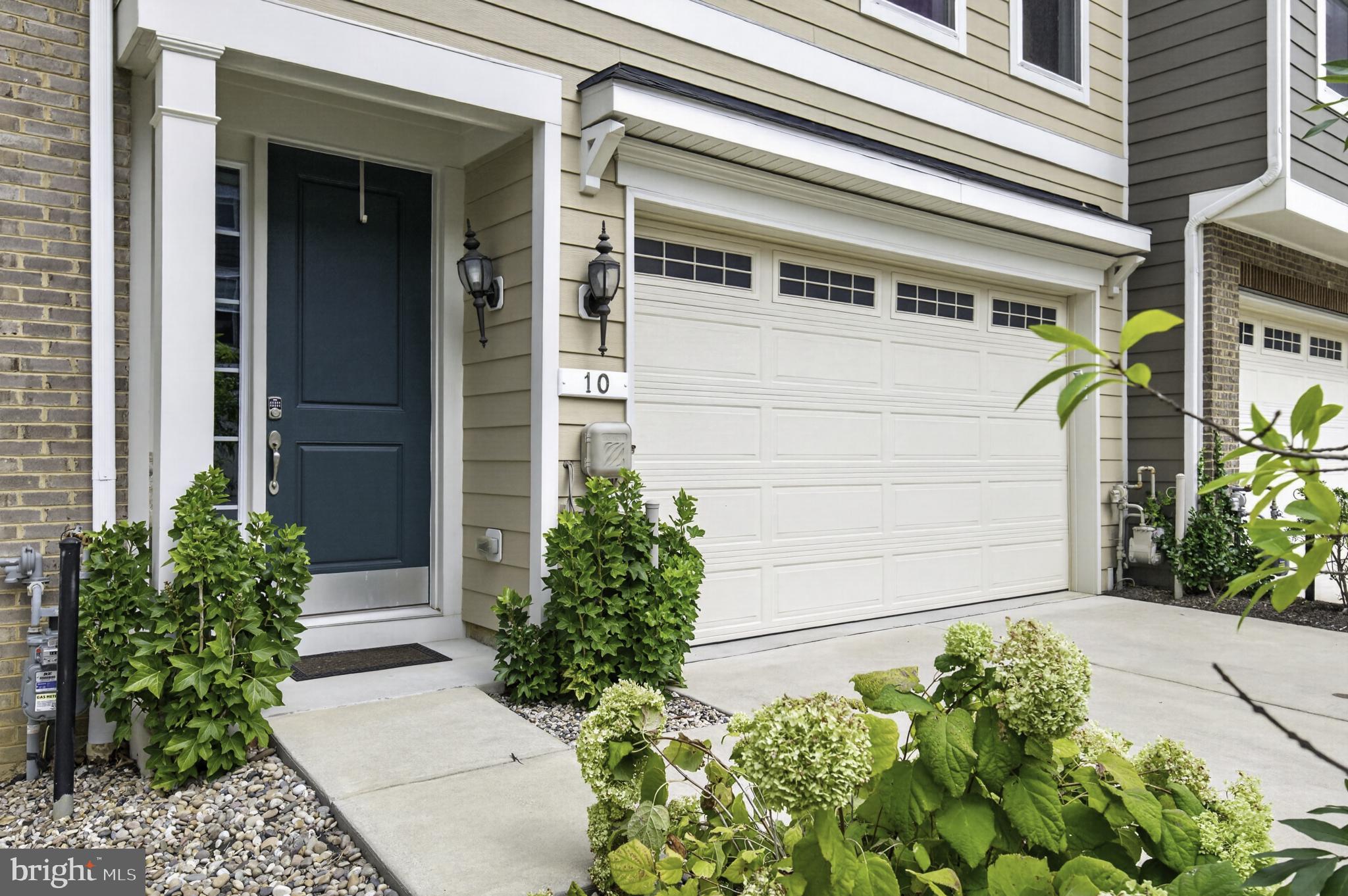 10 ENCLAVE COURT