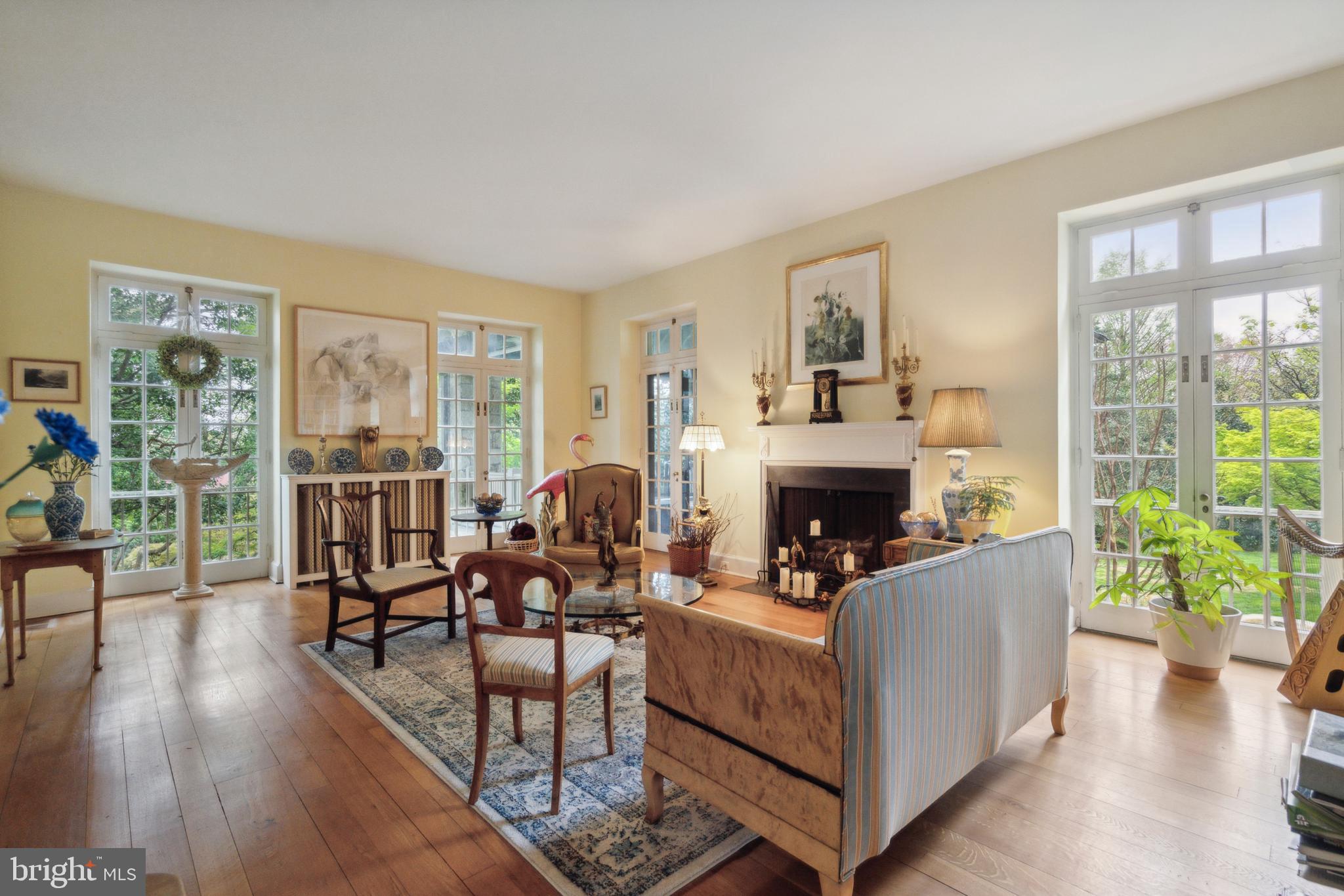 CHESTNUT HILL - Residential