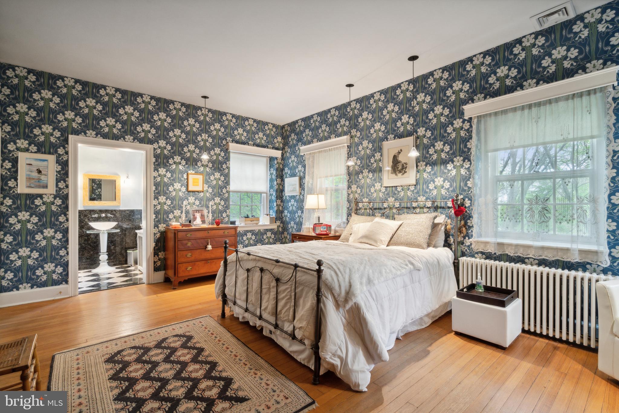 CHESTNUT HILL - Residential