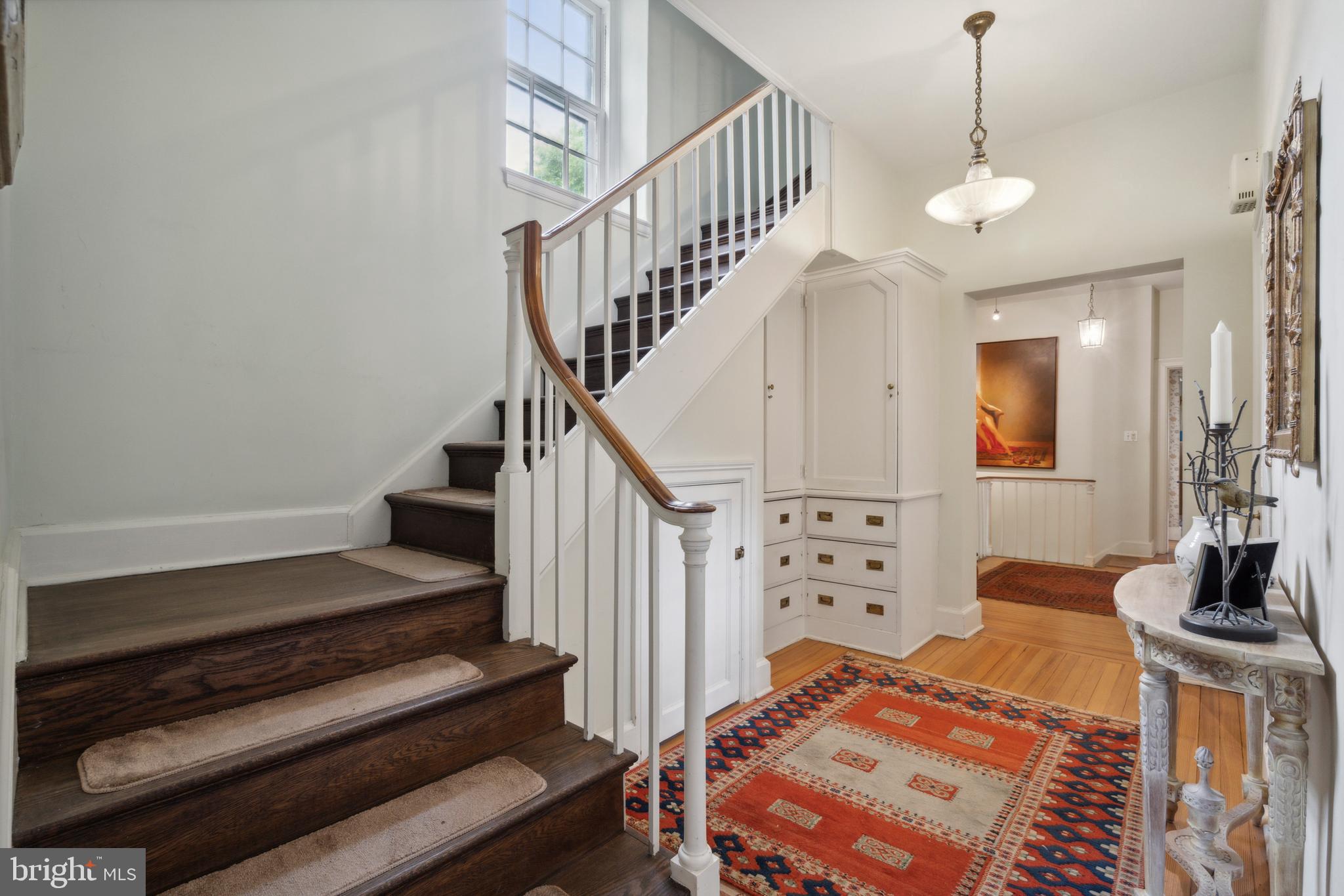 CHESTNUT HILL - Residential