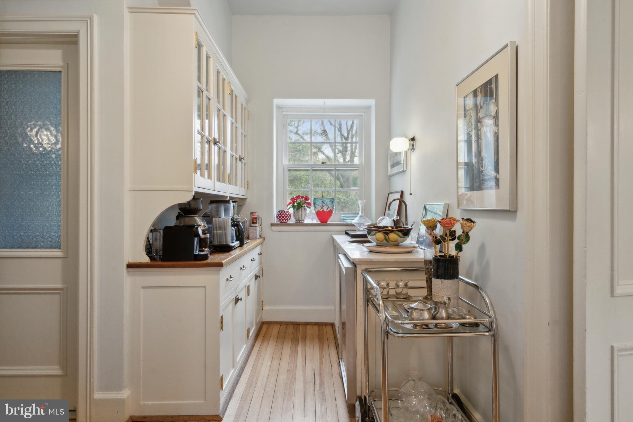 CHESTNUT HILL - Residential