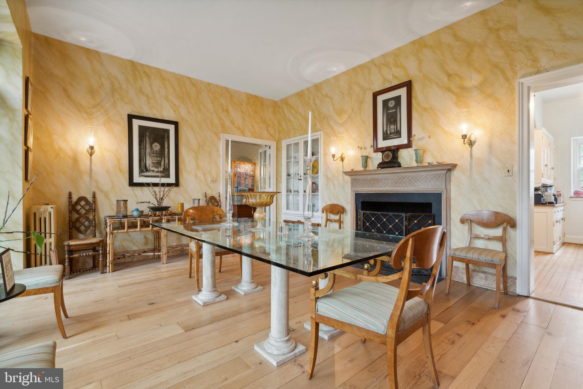 CHESTNUT HILL - Residential