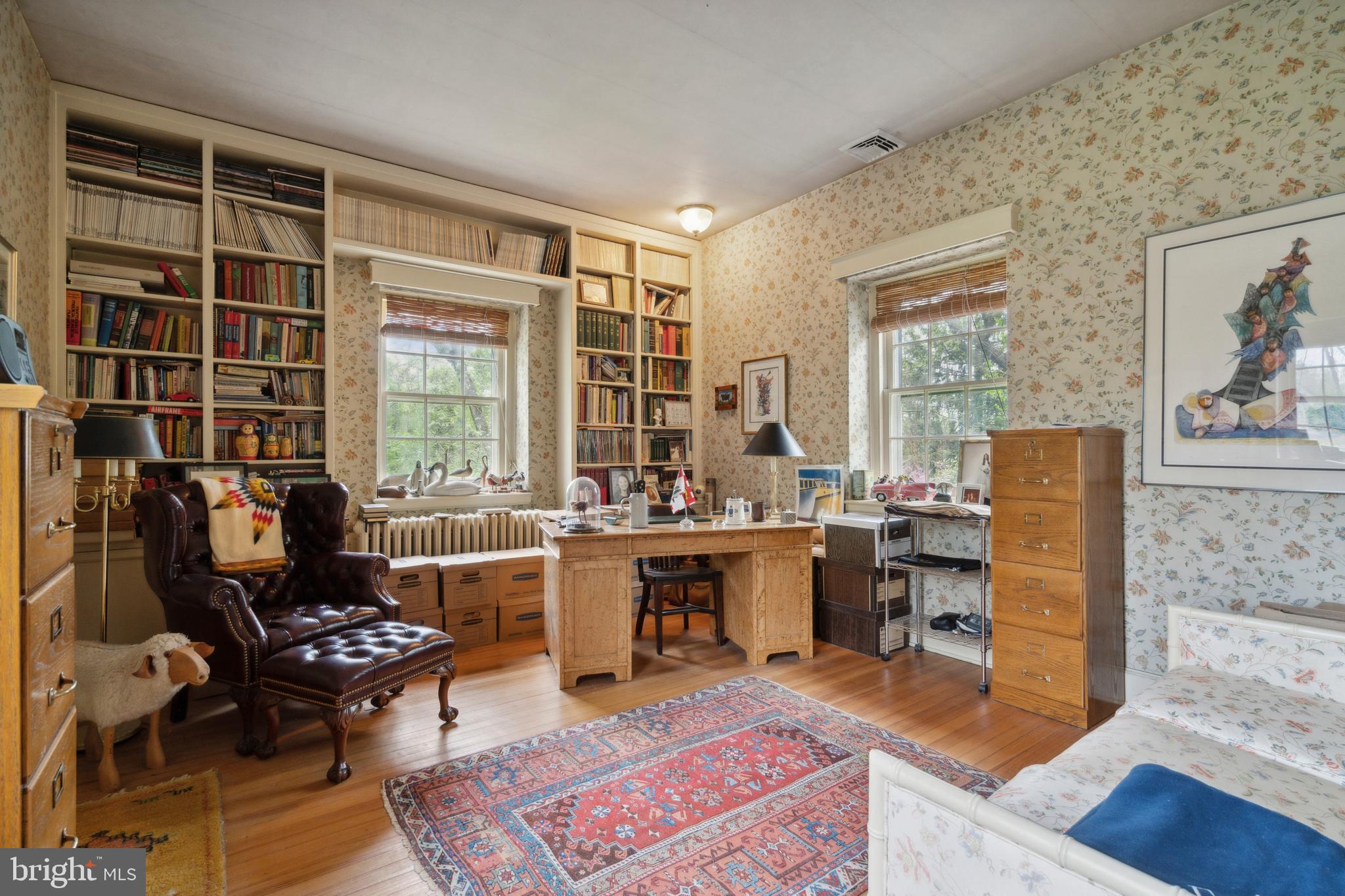 CHESTNUT HILL - Residential