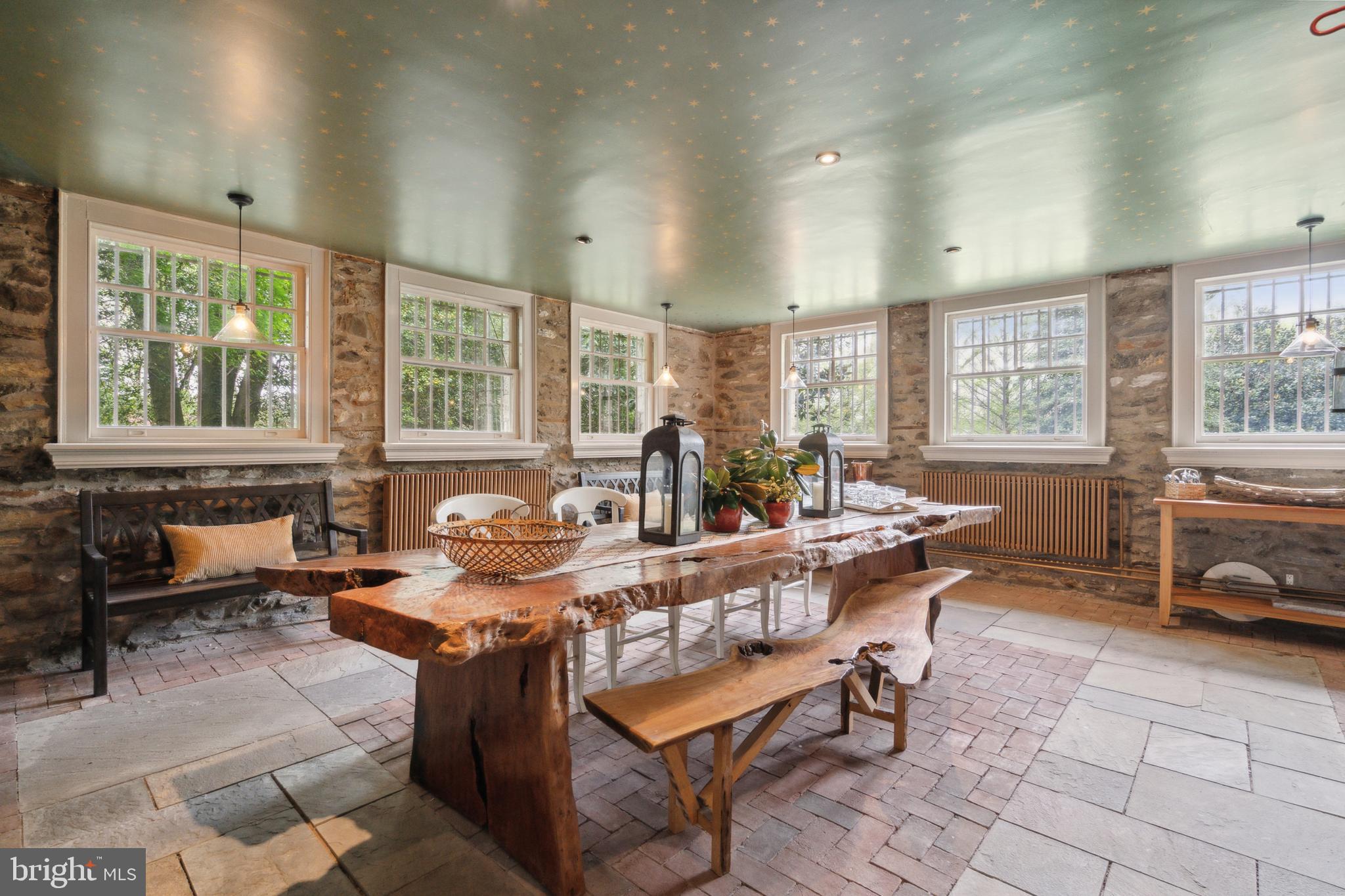 CHESTNUT HILL - Residential