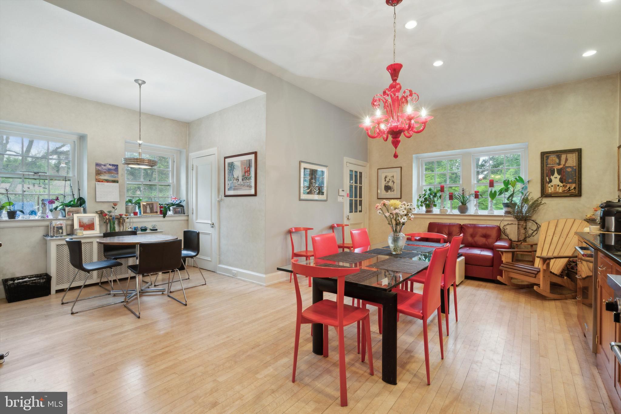 CHESTNUT HILL - Residential