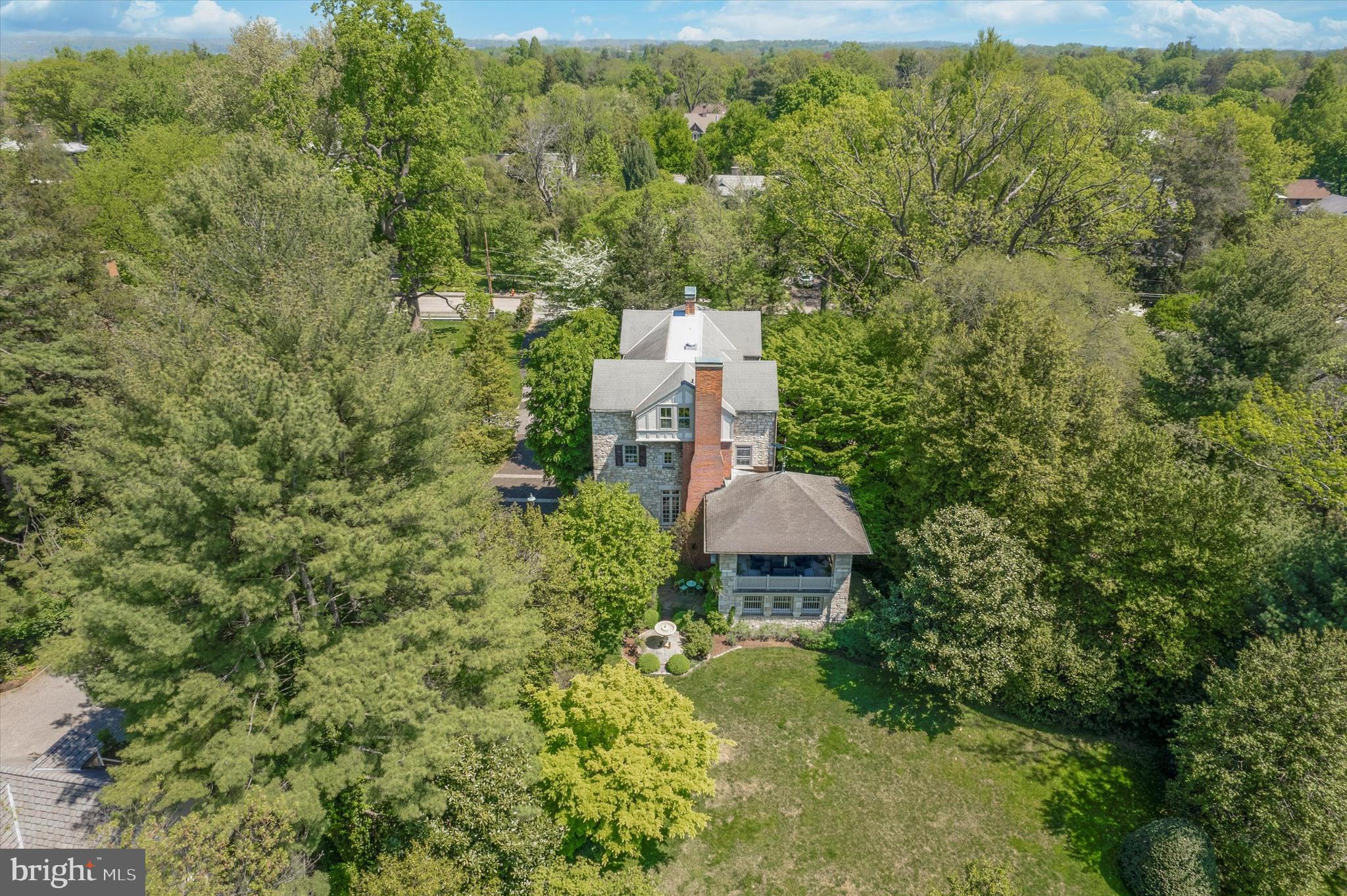 CHESTNUT HILL - Residential