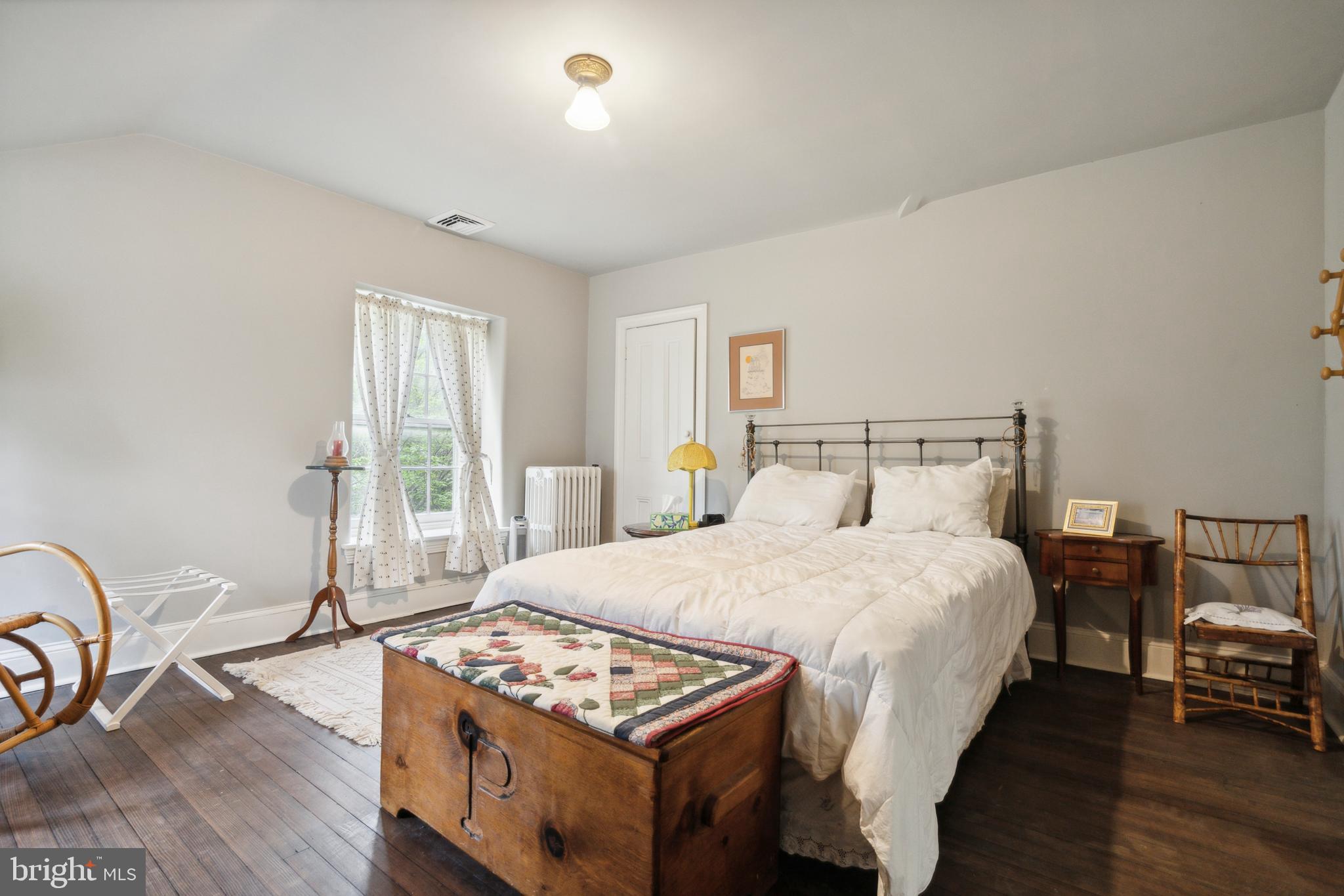 CHESTNUT HILL - Residential