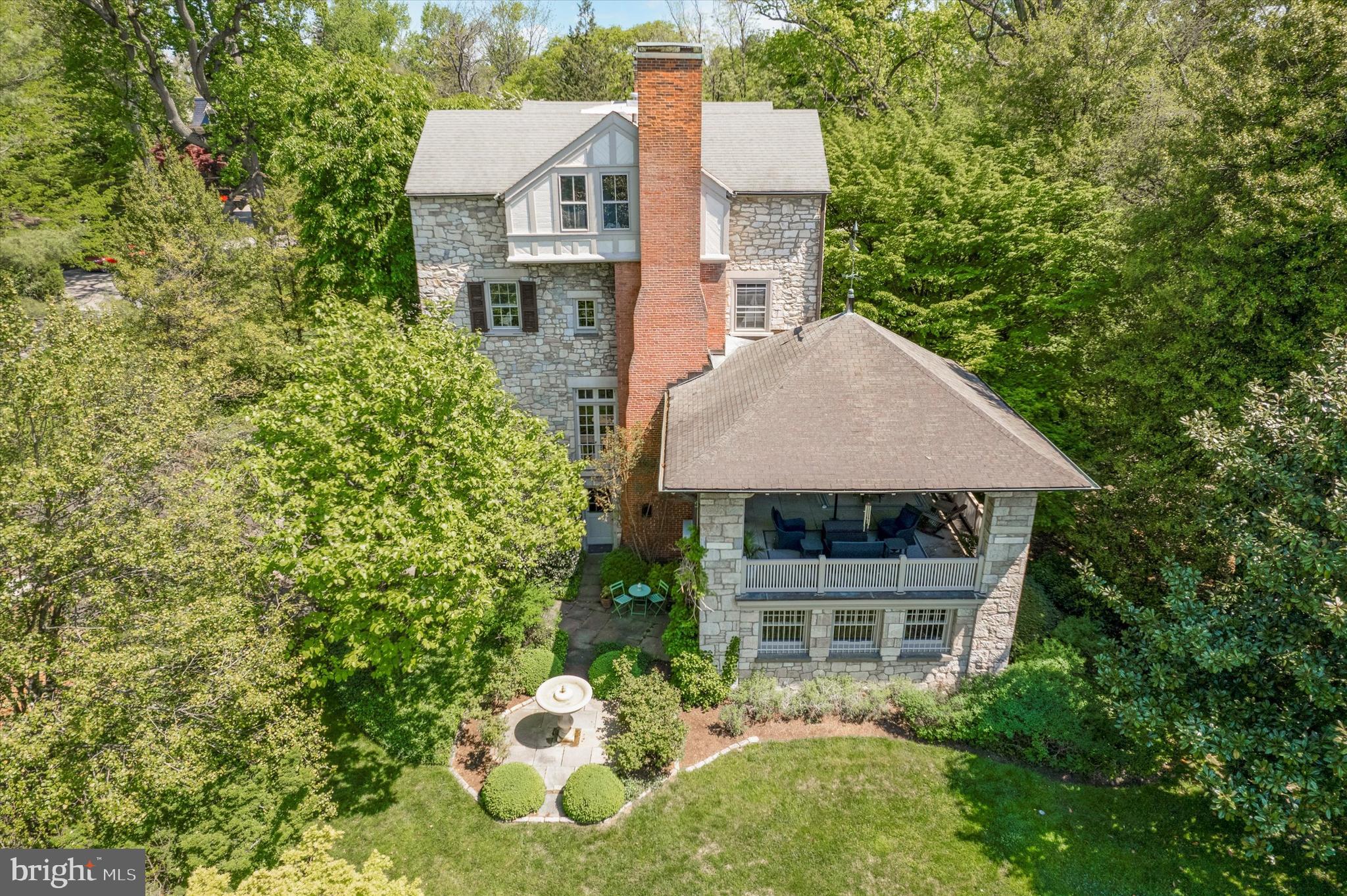 CHESTNUT HILL - Residential