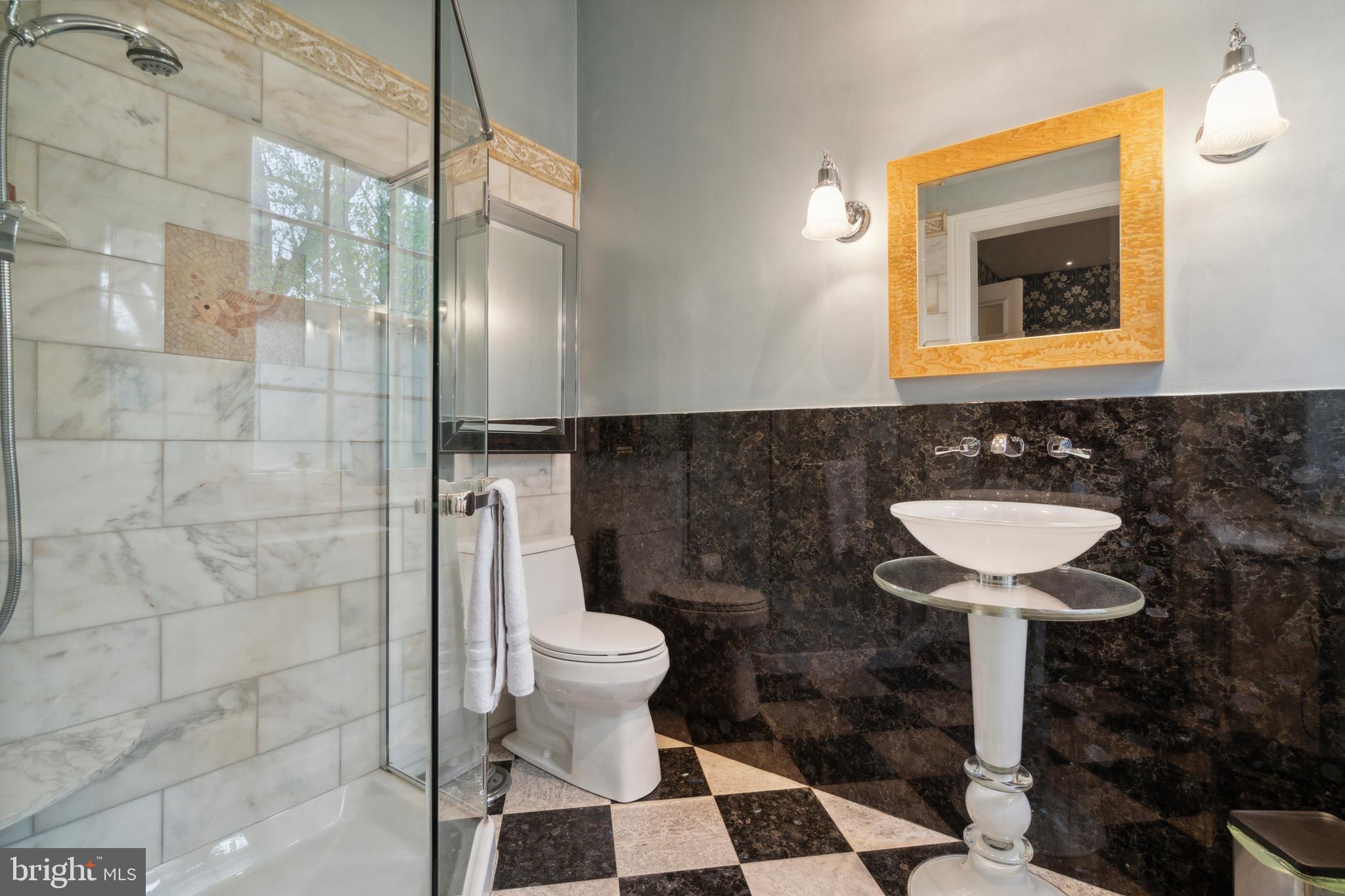 CHESTNUT HILL - Residential