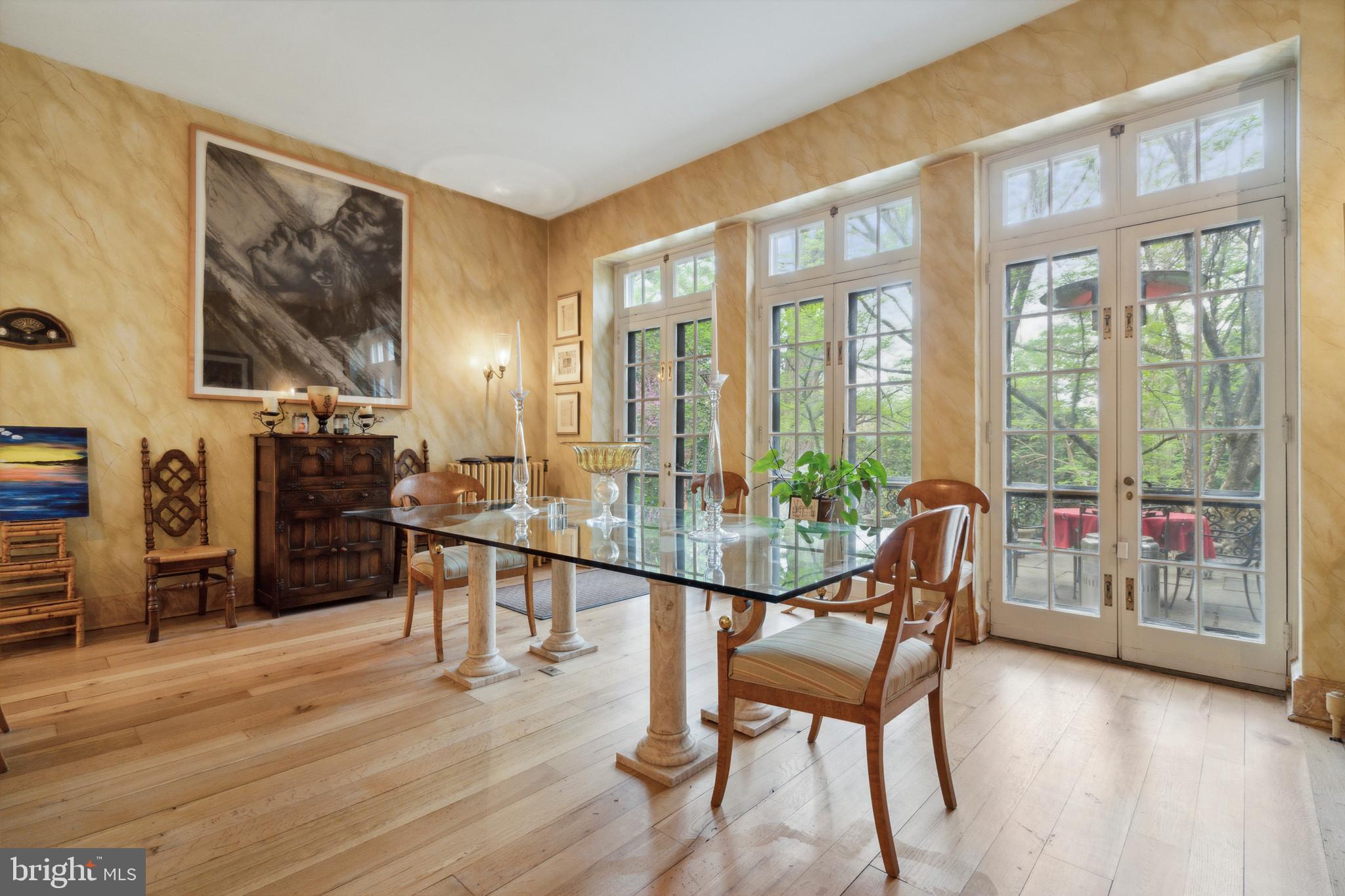 CHESTNUT HILL - Residential