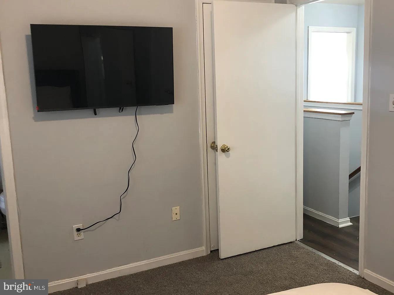 THE WOODLANDS - Residential Lease