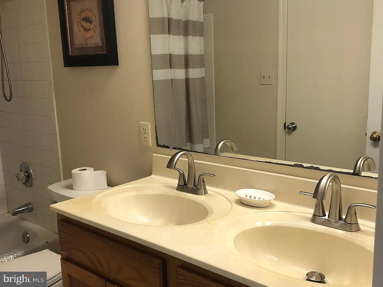 THE WOODLANDS - Residential Lease