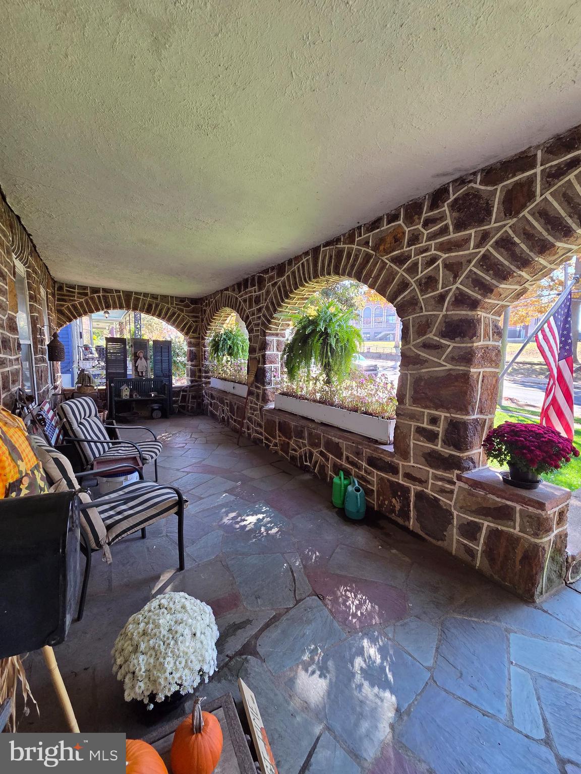 225 W COMMERCE STREET