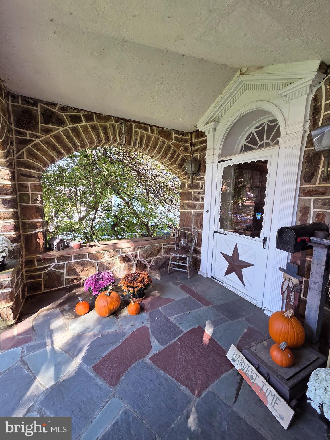 225 W COMMERCE STREET