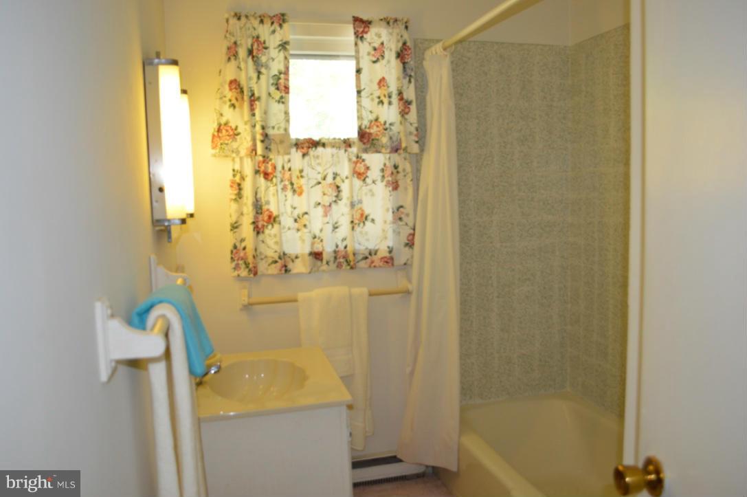 CHESTER HARBOR - Residential