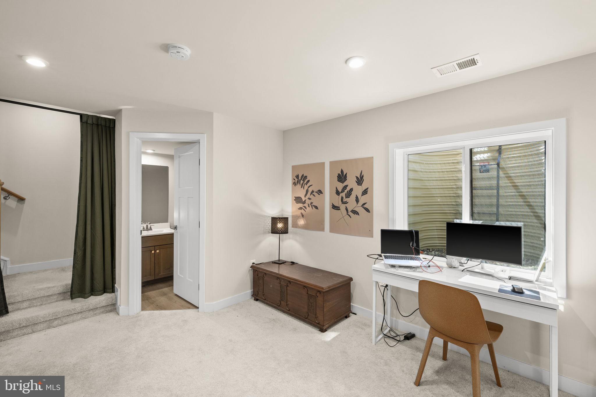 FREDERICKSBURG - Residential