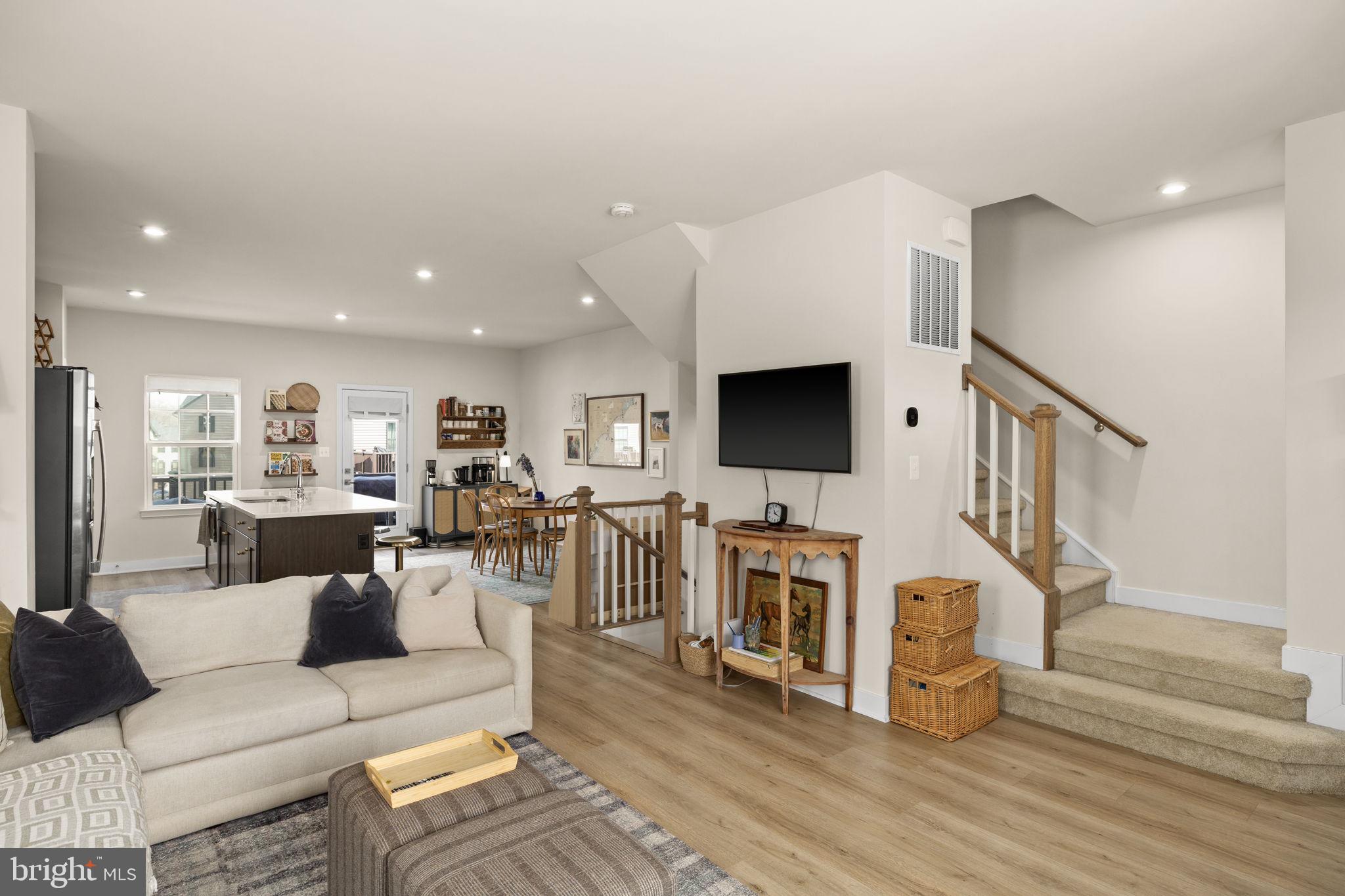 FREDERICKSBURG - Residential