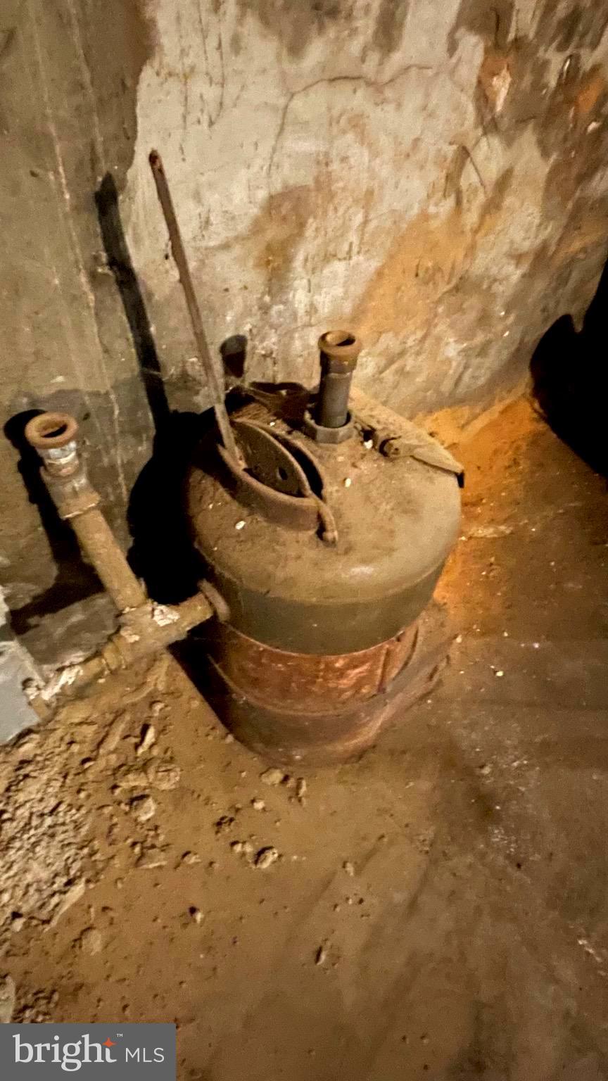 CITY OF MARTINSBURG - Commercial Sale