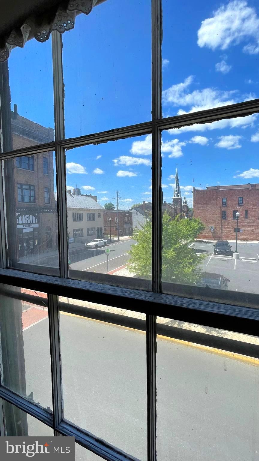 CITY OF MARTINSBURG - Commercial Sale