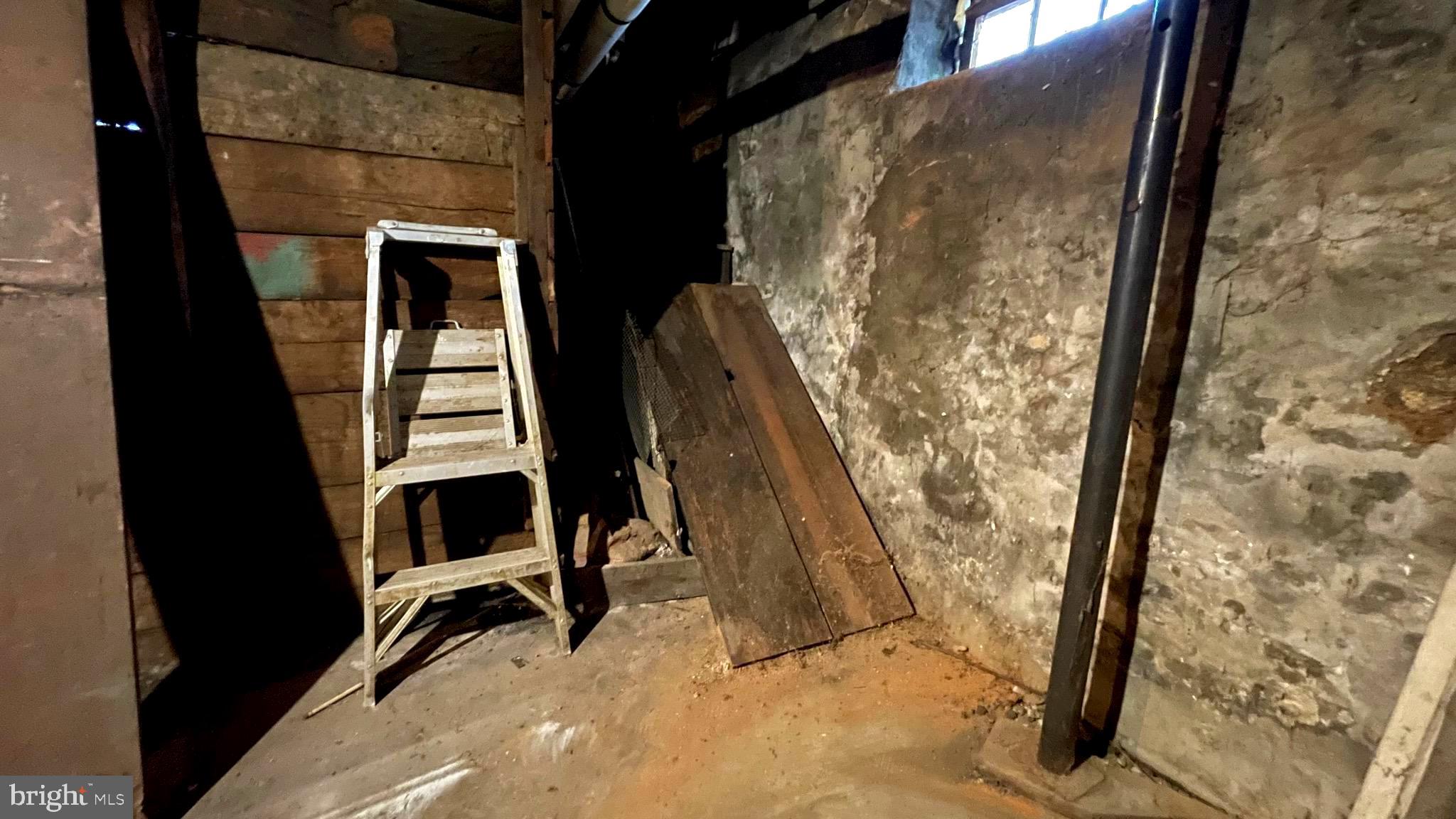 CITY OF MARTINSBURG - Commercial Sale