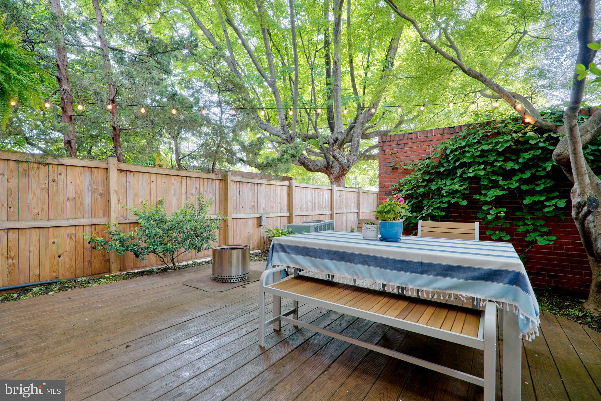 LAKE WALKER - Residential