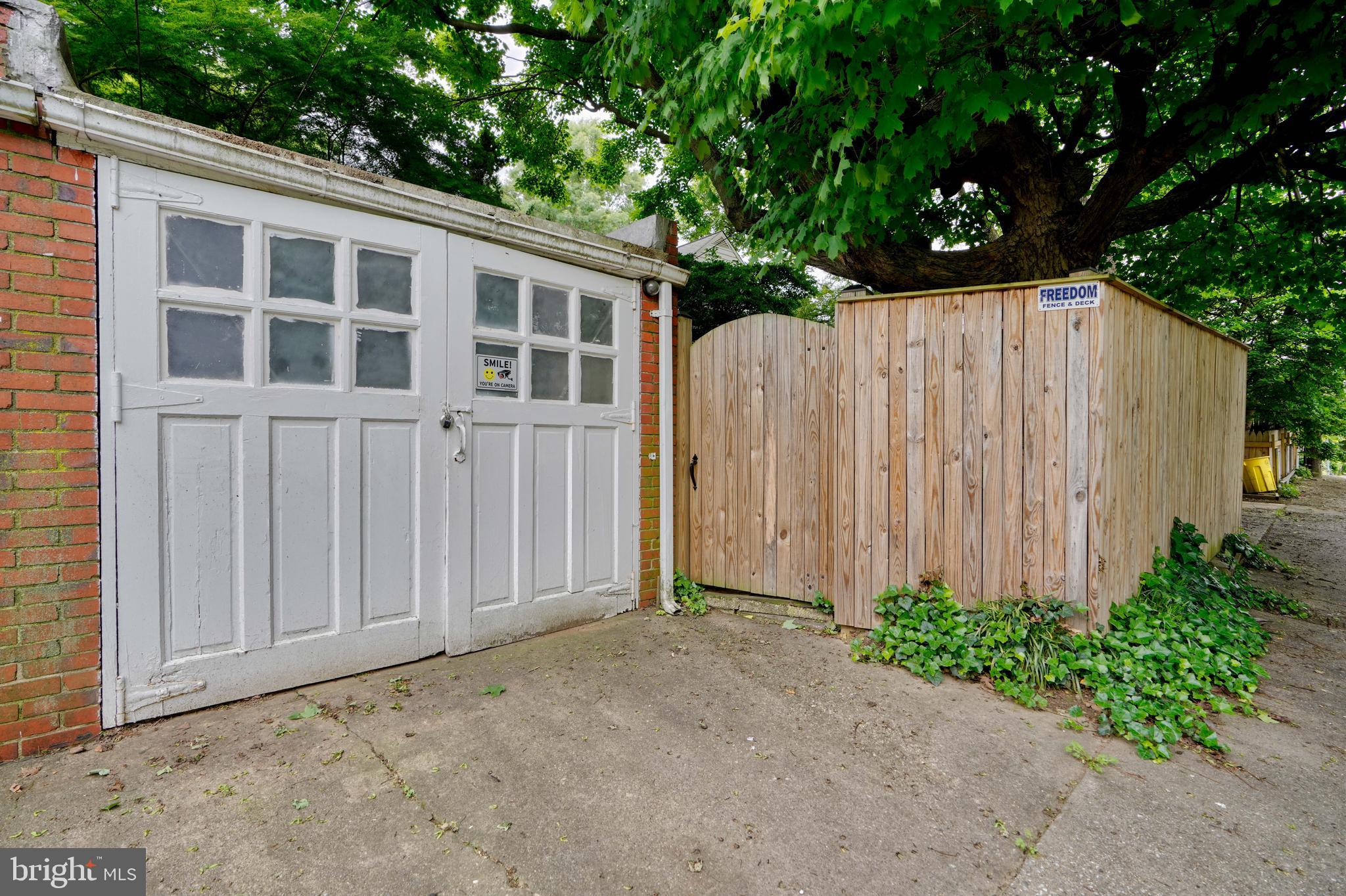 LAKE WALKER - Residential